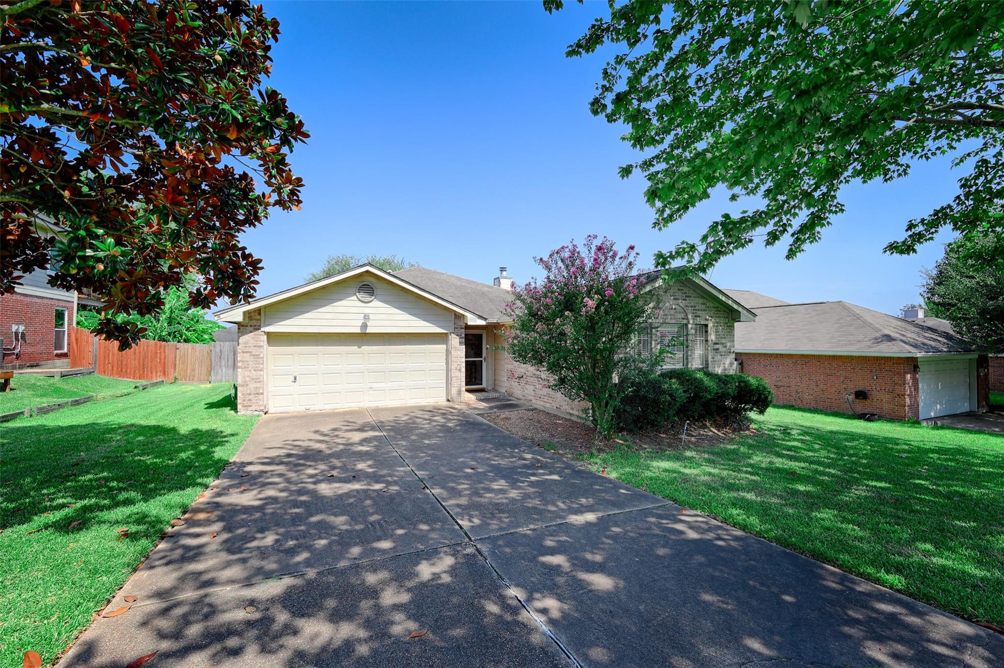 319 Leisure Ln, Montgomery, TX 77356 photo