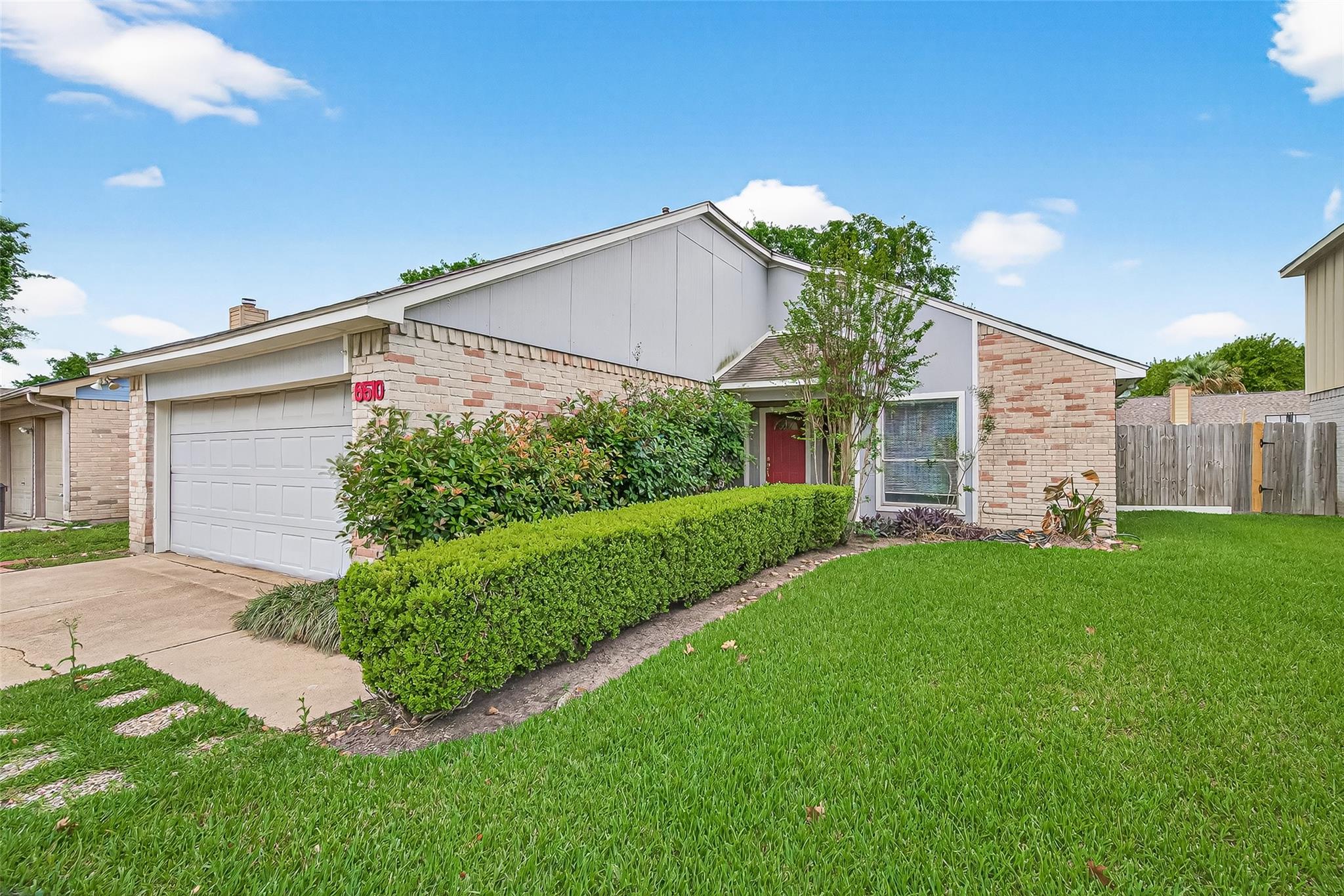 6510 Paso De Sol Dr, Houston, TX 77083