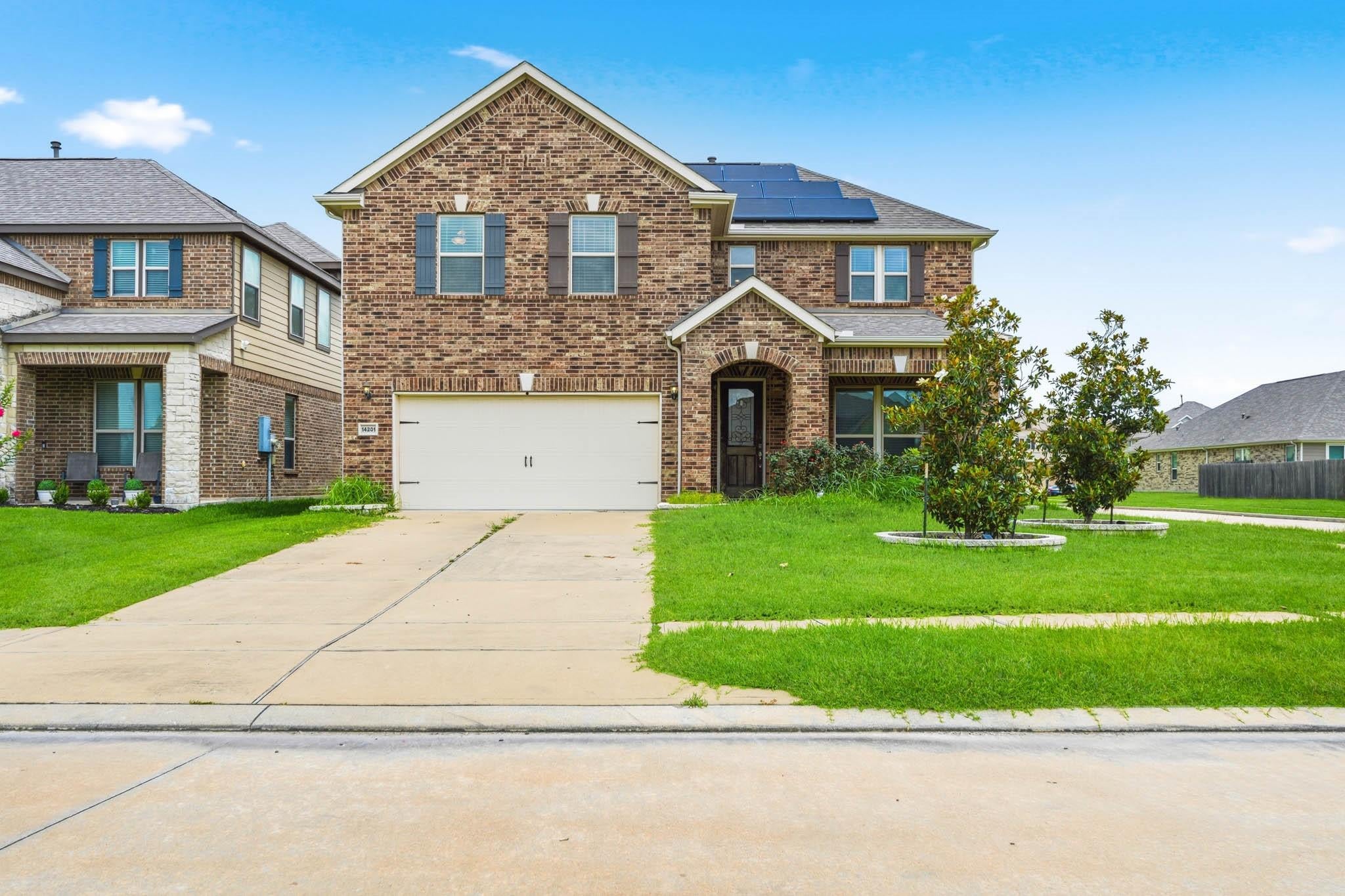 14201 Spring Birch Ln, Pearland, TX 77584
