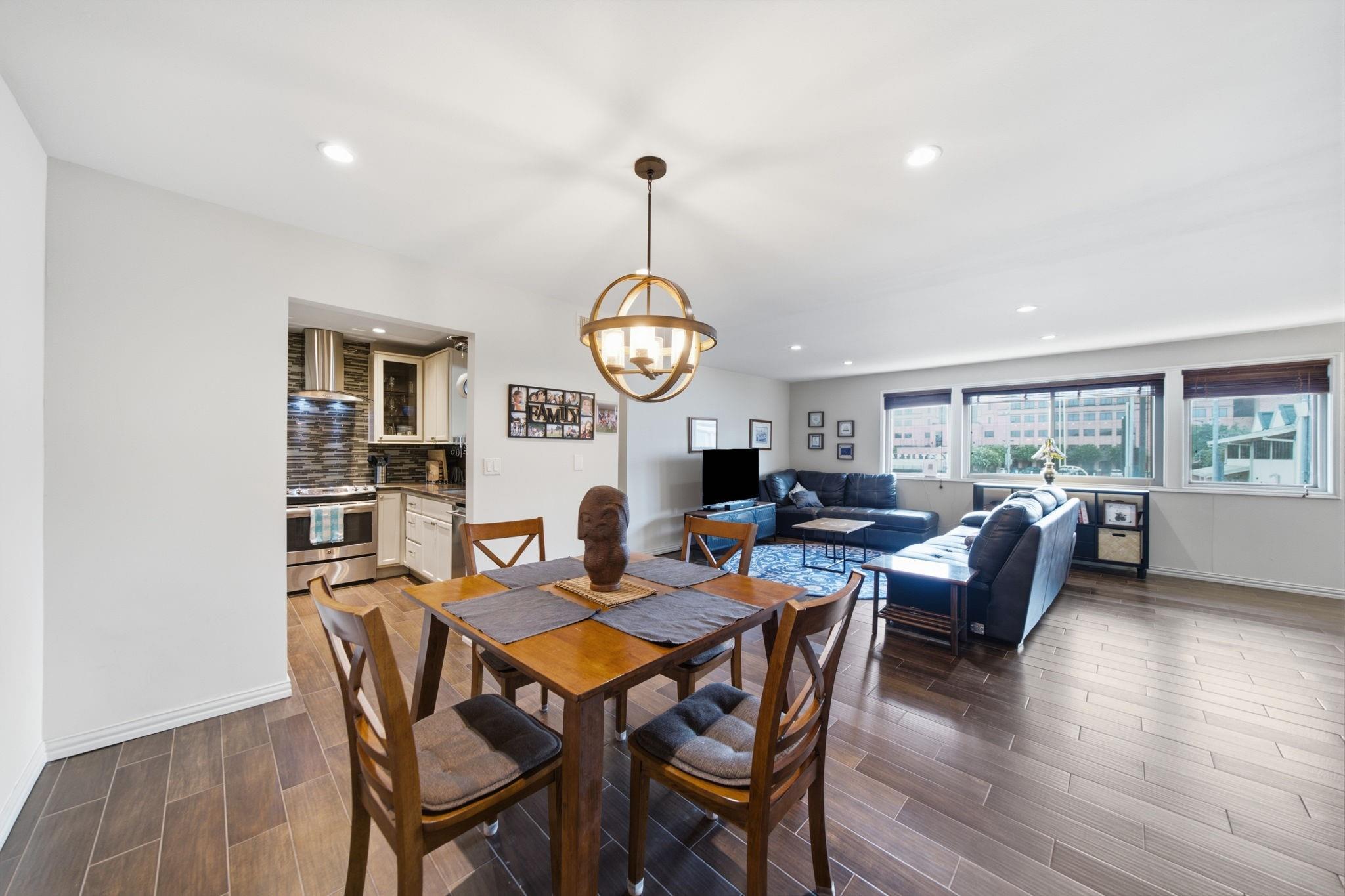 6485 Bayou Glen Rd, Houston, TX 77057