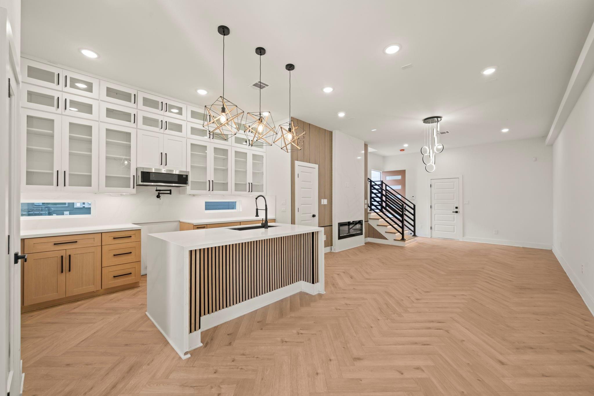 5042 Pershing St #A B, Houston, TX 77033 photo