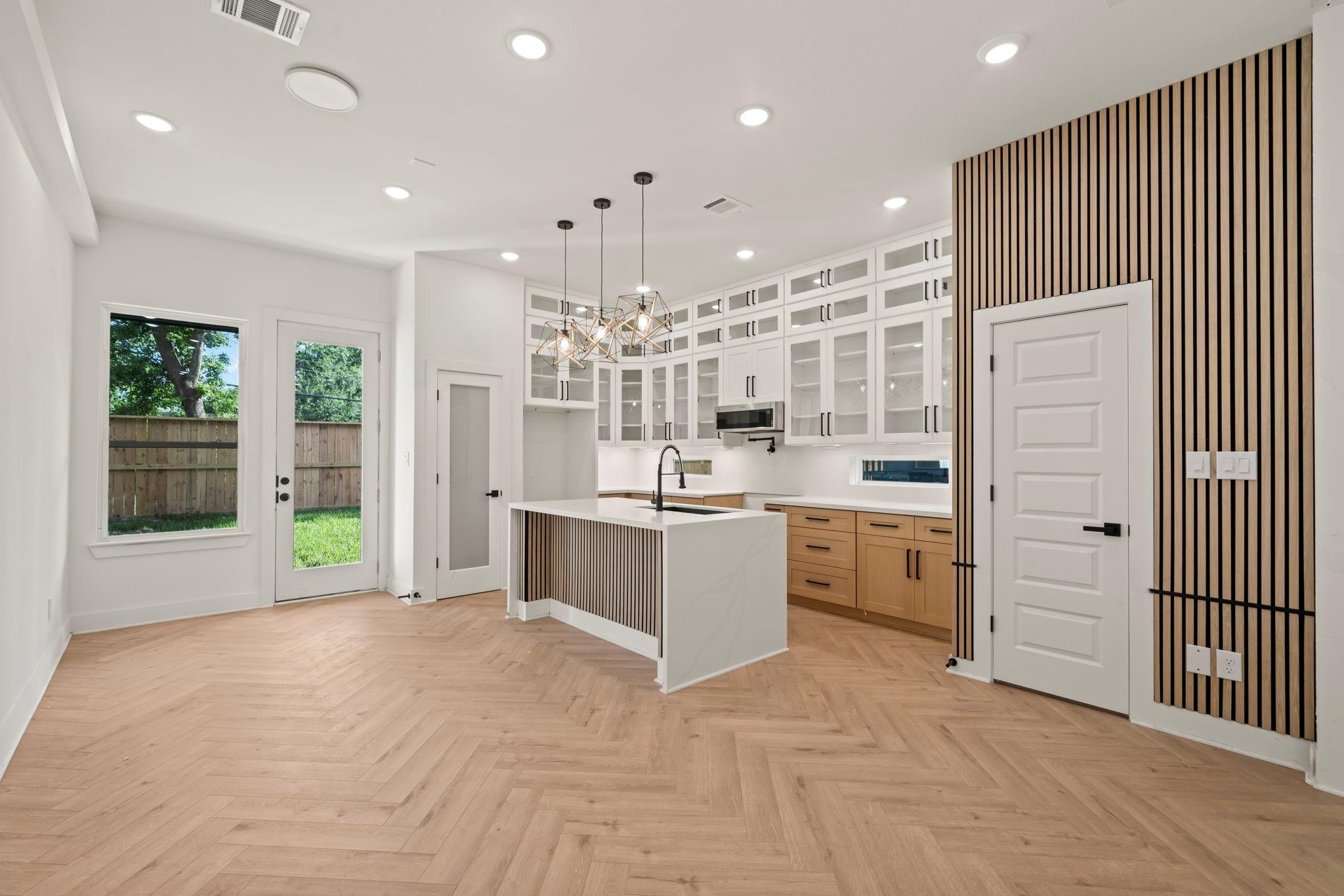 5042 Pershing St #A B, Houston, TX 77033 photo
