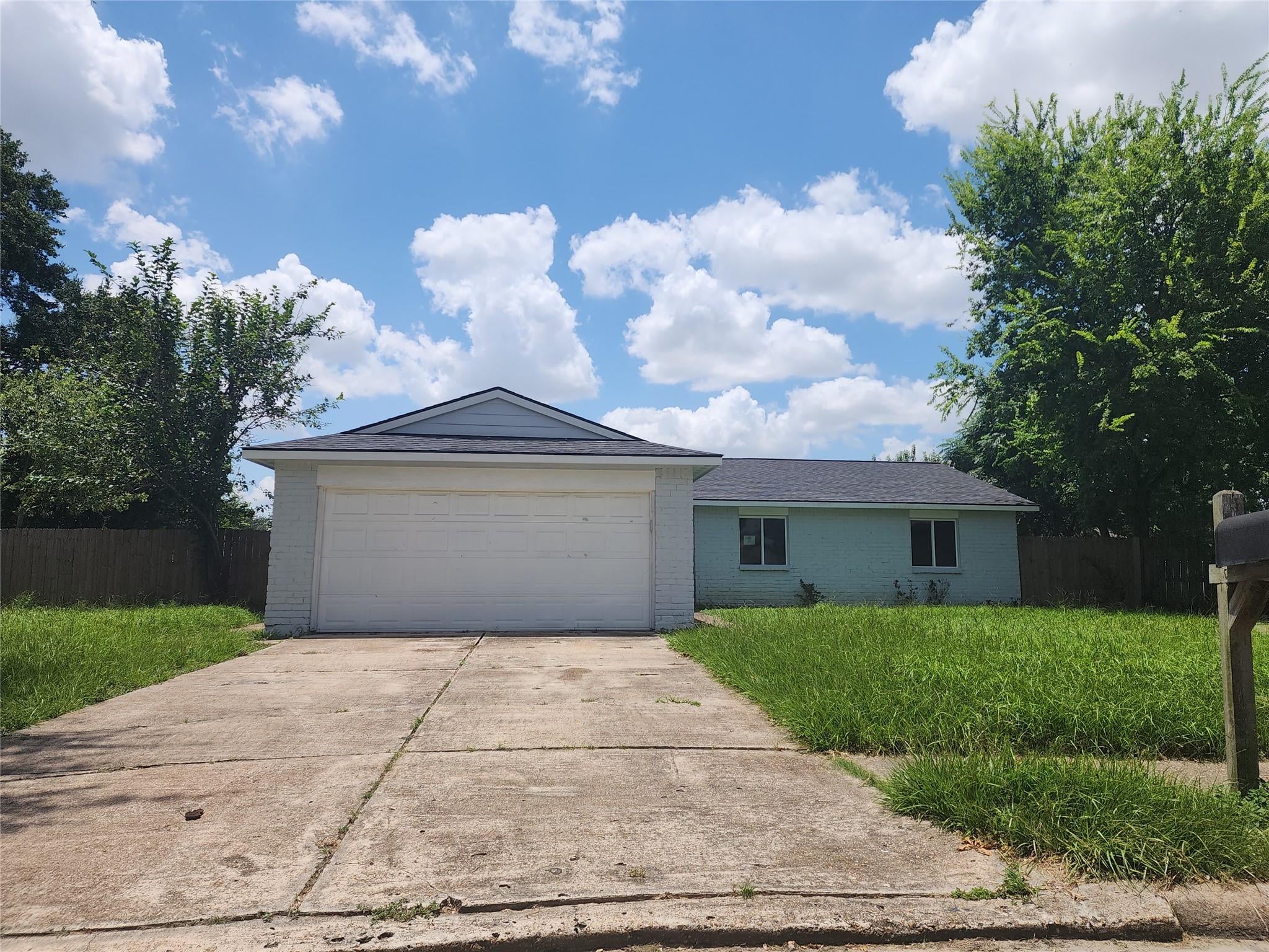 7819 Martin Wood Ln, Houston, TX 77086