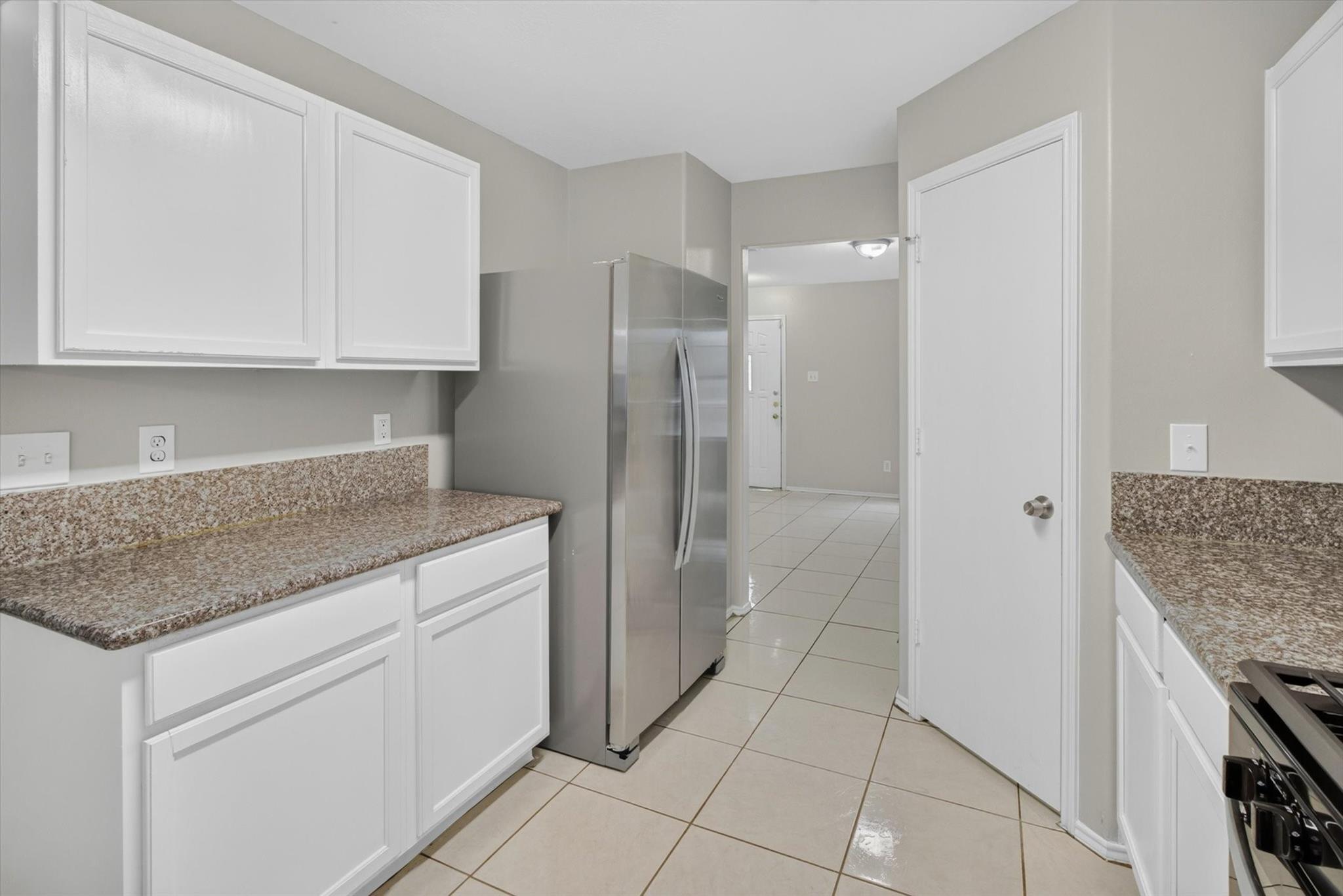 639 Regal Hollow Ln, Houston, TX 77073 photo
