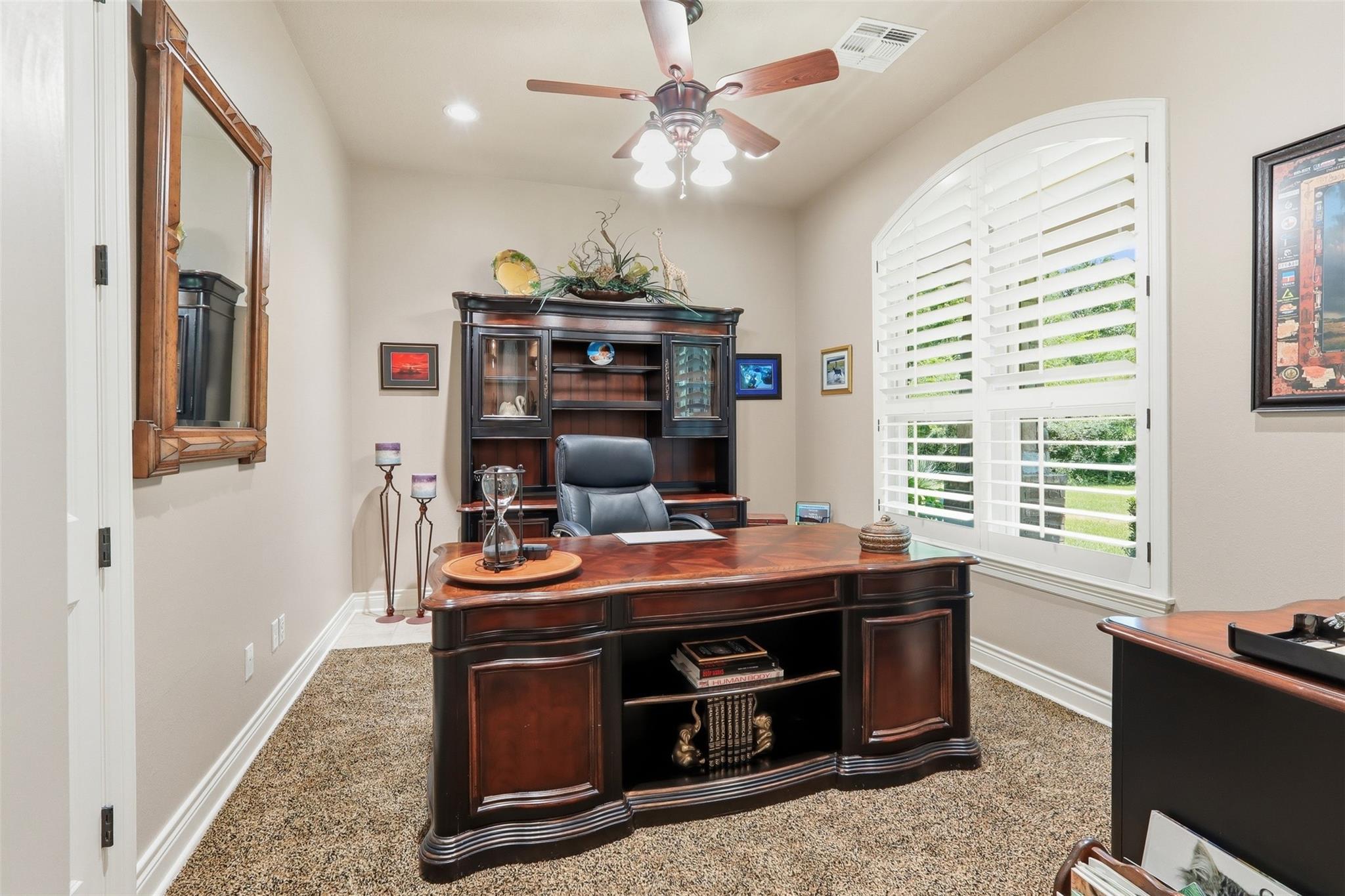 151 Lyndsey Dr, Montgomery, TX 77316 photo