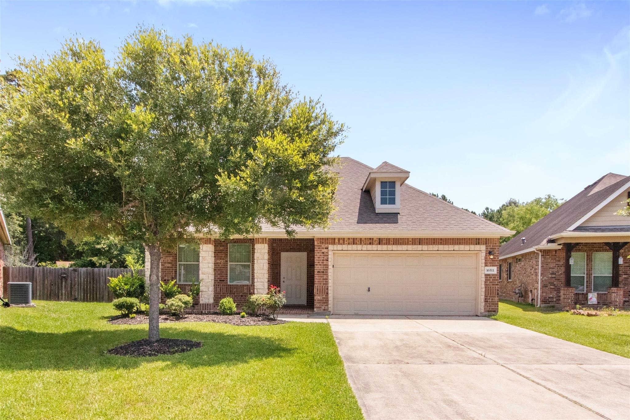 16511 River Wood Ct, Crosby, TX 77532