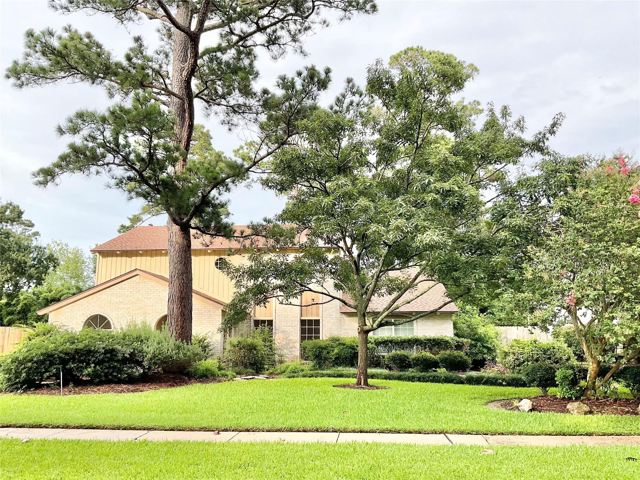 1022 Oak Leaf St, La Porte, TX 77571
