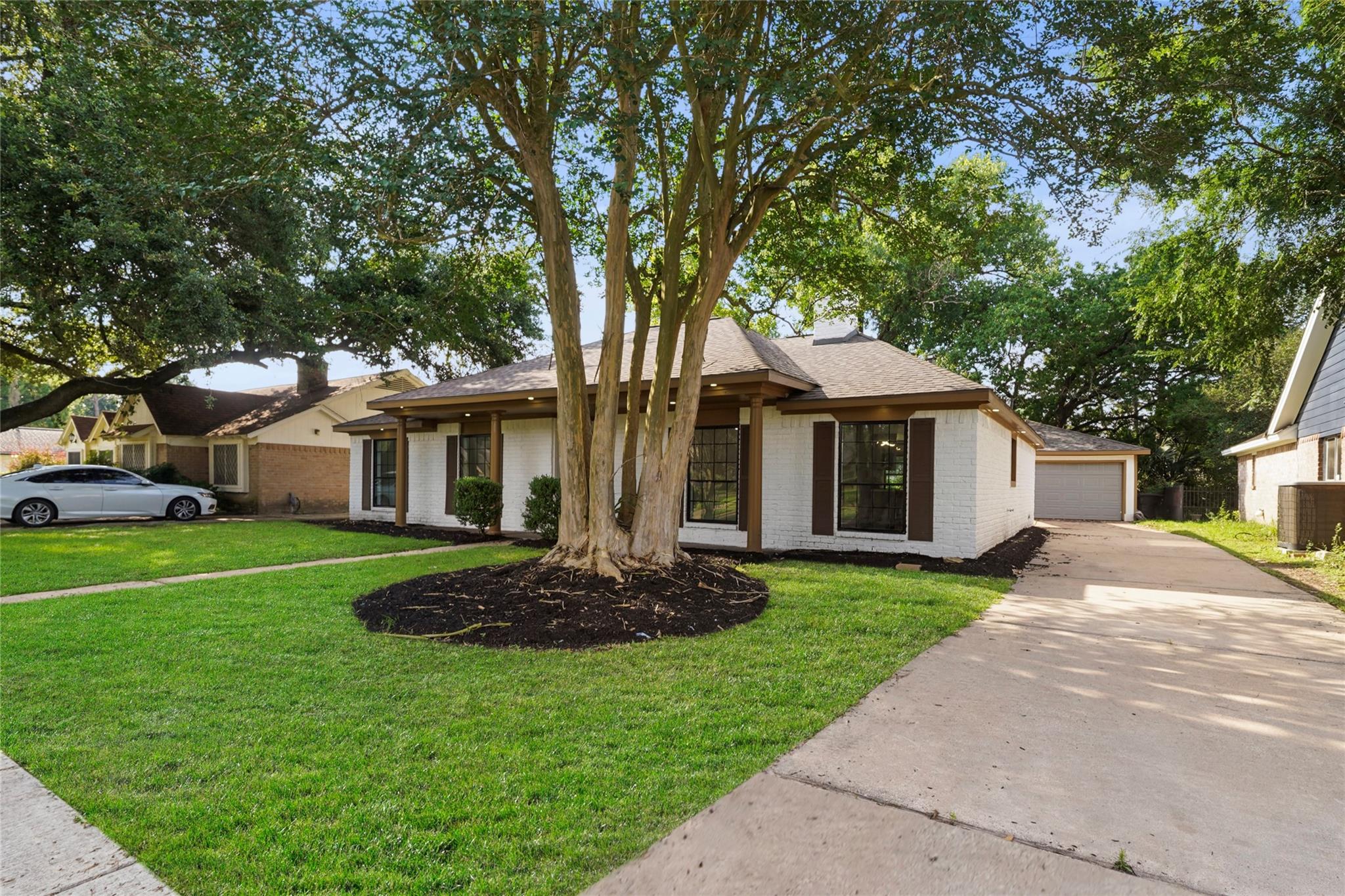 6011 Green Falls Dr, Houston, TX 77088 photo