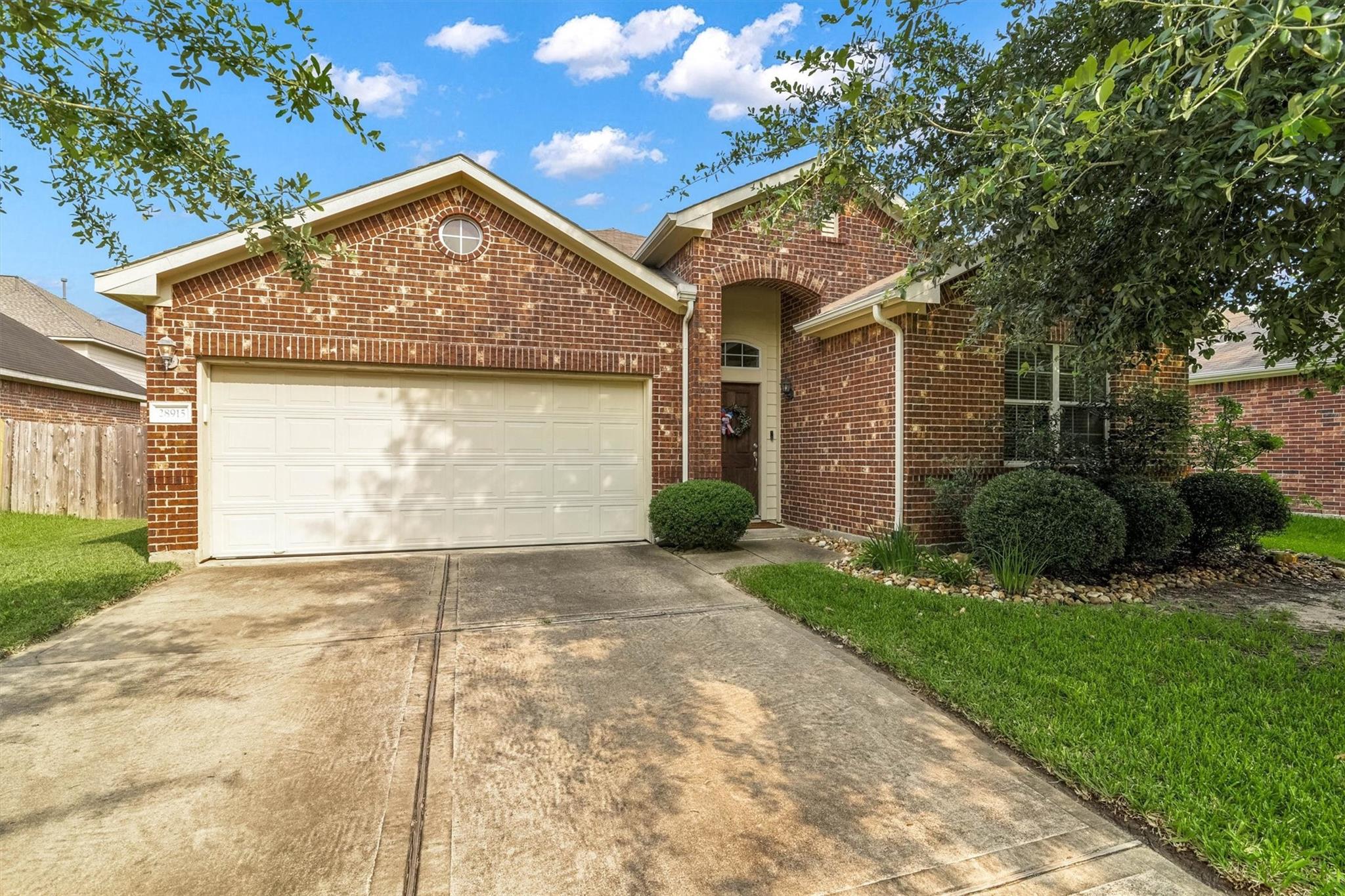 28915 Hidden Lake, Magnolia, TX 77354 photo