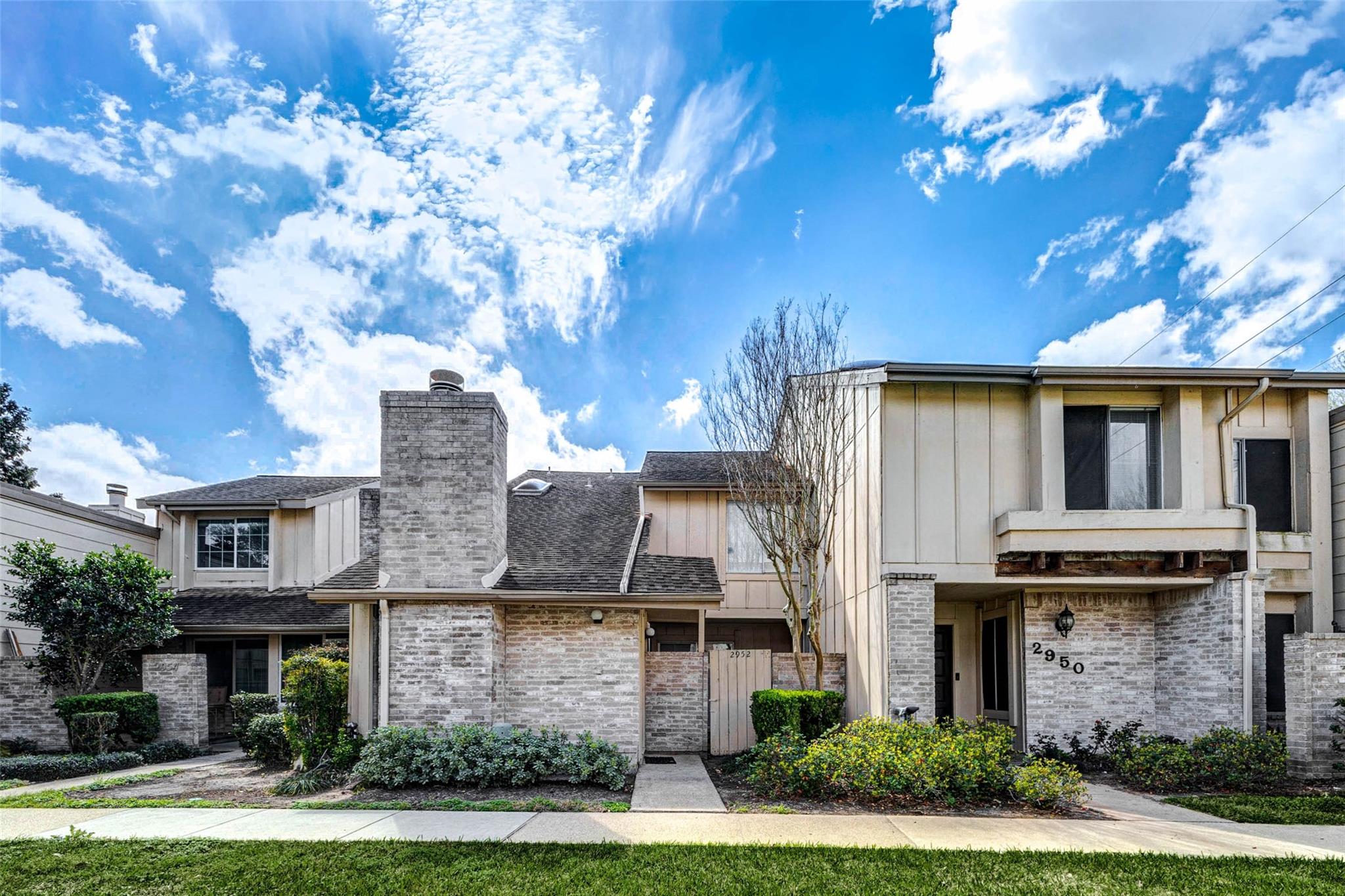 2952 Meadowgrass Ln, Houston, TX 77082