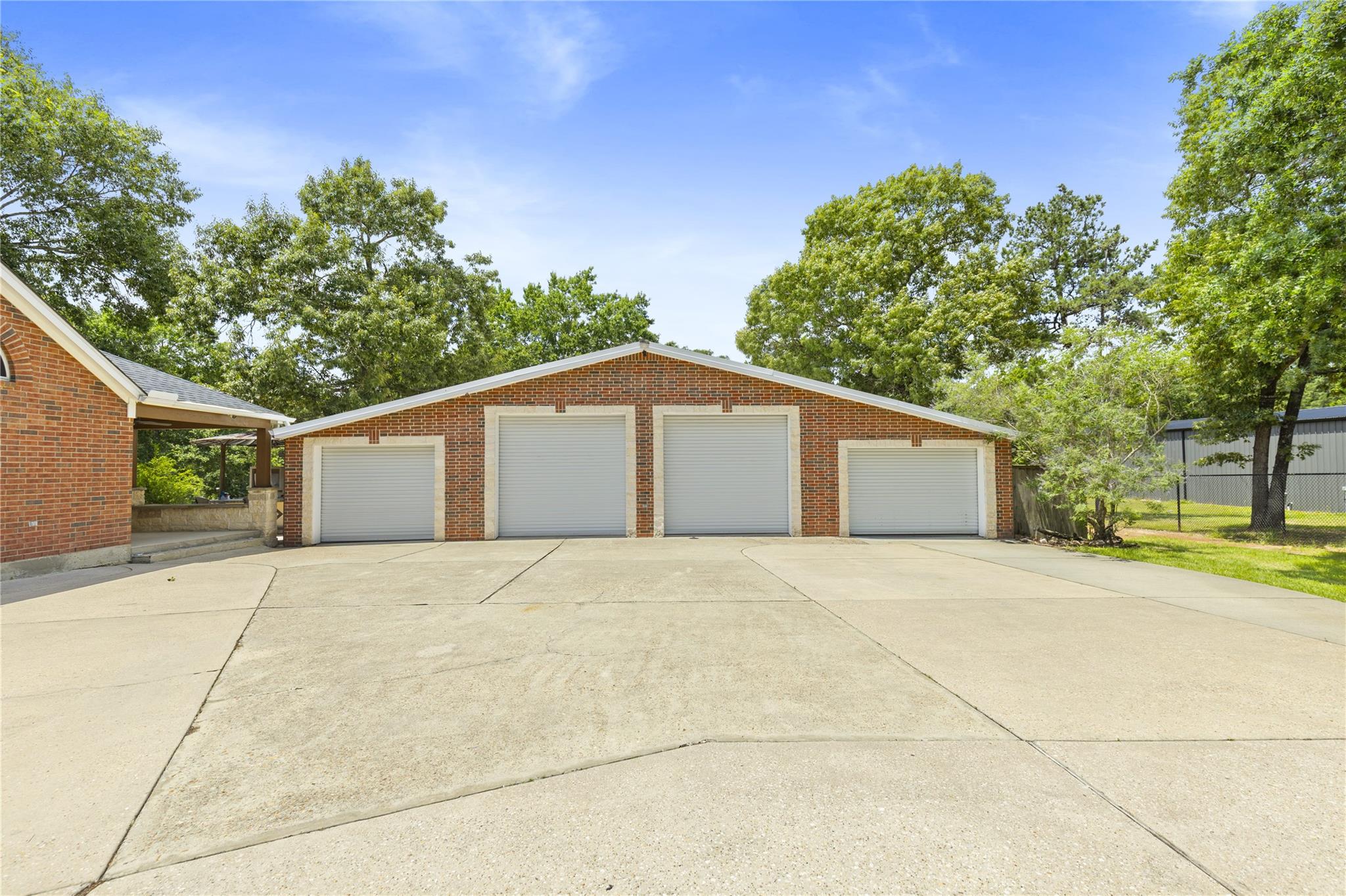 203 Mapleleaf St, Magnolia, TX 77354 photo