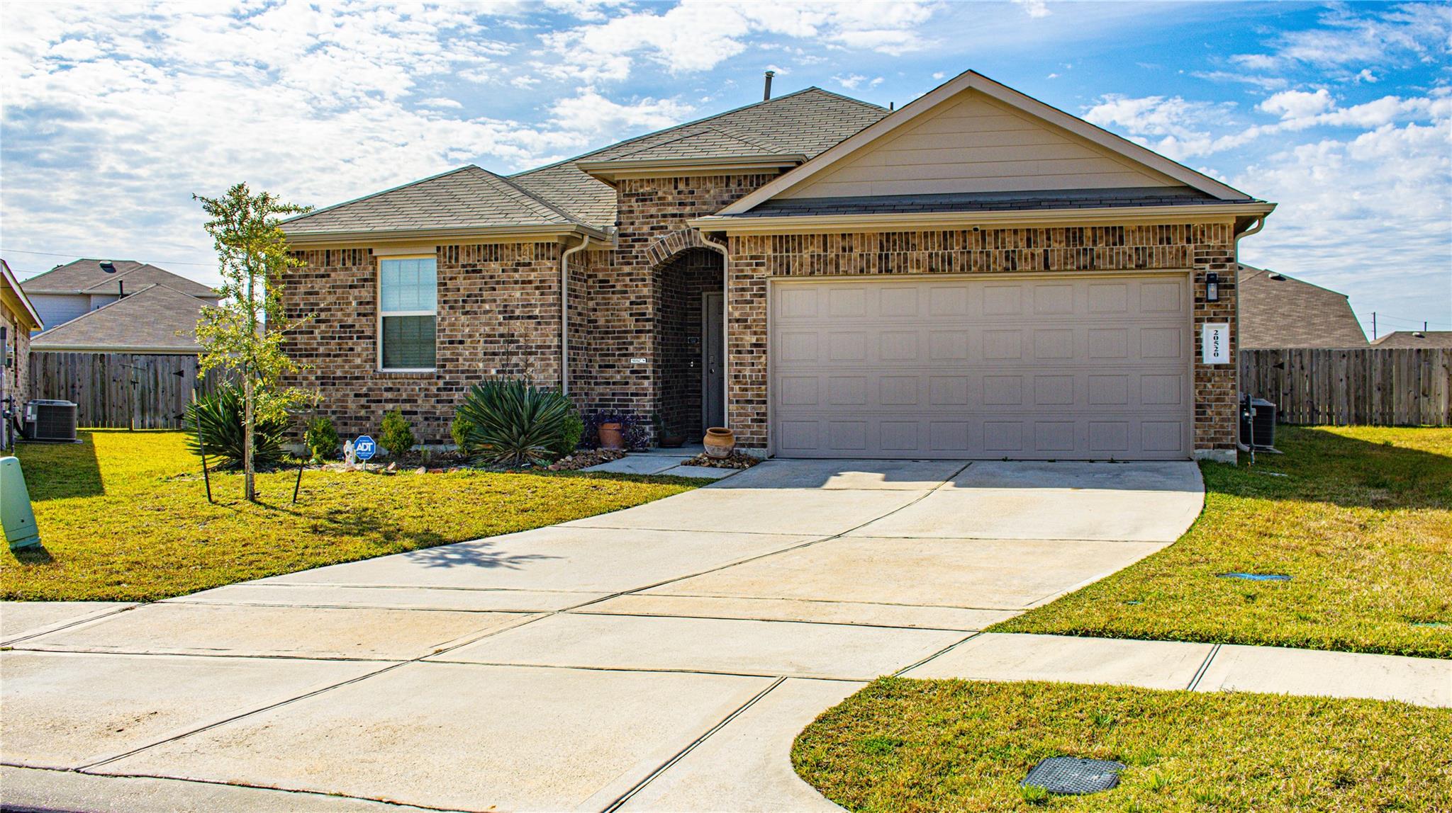 20520 Vaughn Forest Ct, Borger, TX 77357 photo
