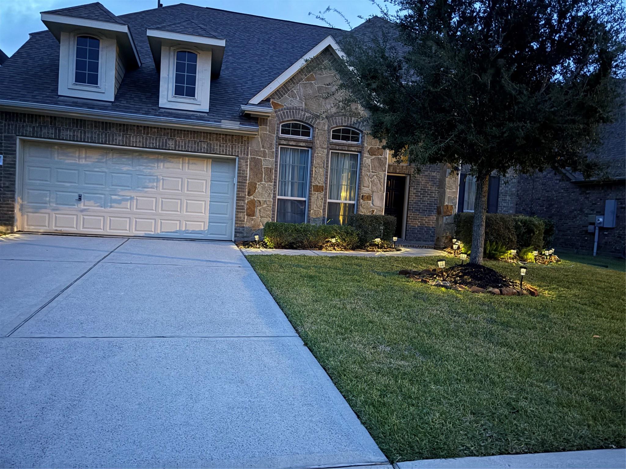 331 W Bend Dr, League City, TX 77573 photo