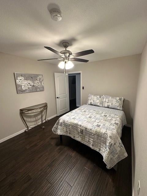 12102 SE Fairbury Dr, Houston, TX 77089 photo