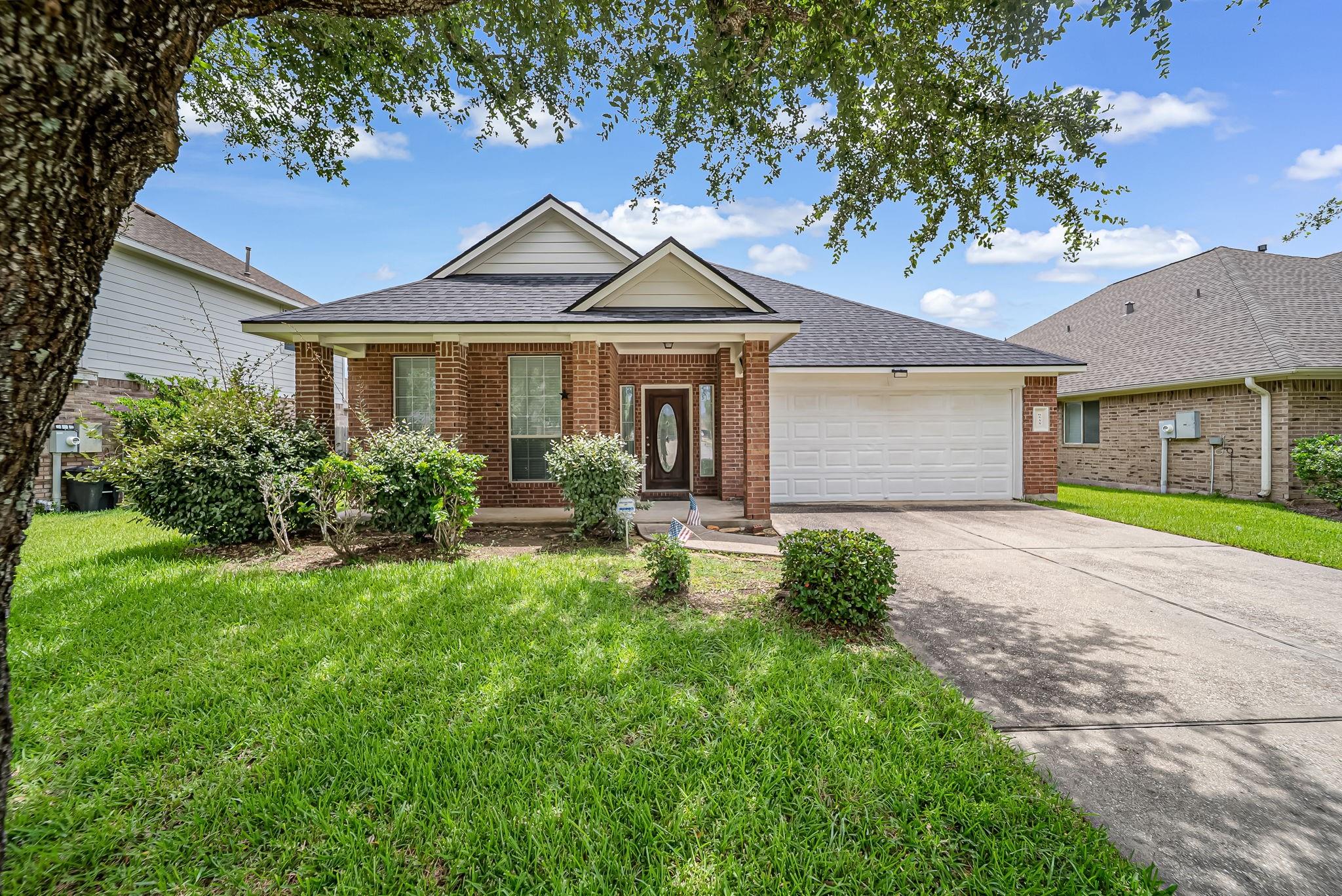 6533 Canyon Mist Ln, Dickinson, TX 77539