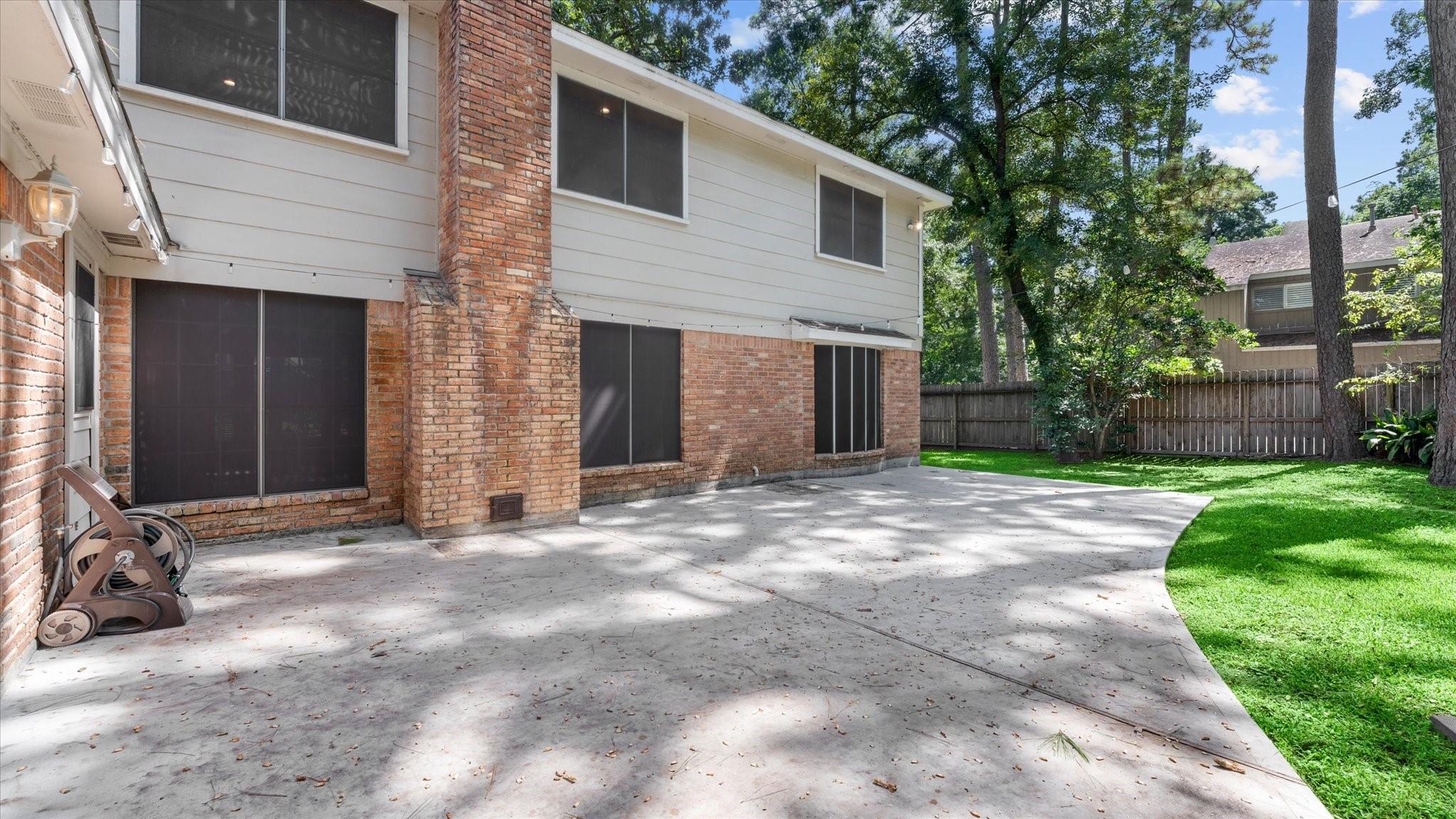 2022 Grove Lake Dr, Houston, TX 77339 photo