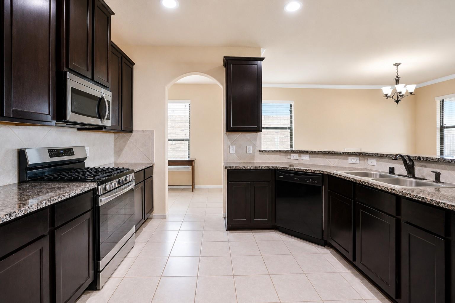 9106 Saint Laurent Ln, Houston, TX 77044 photo