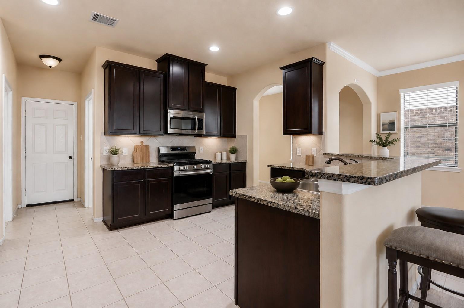 9106 Saint Laurent Ln, Houston, TX 77044 photo