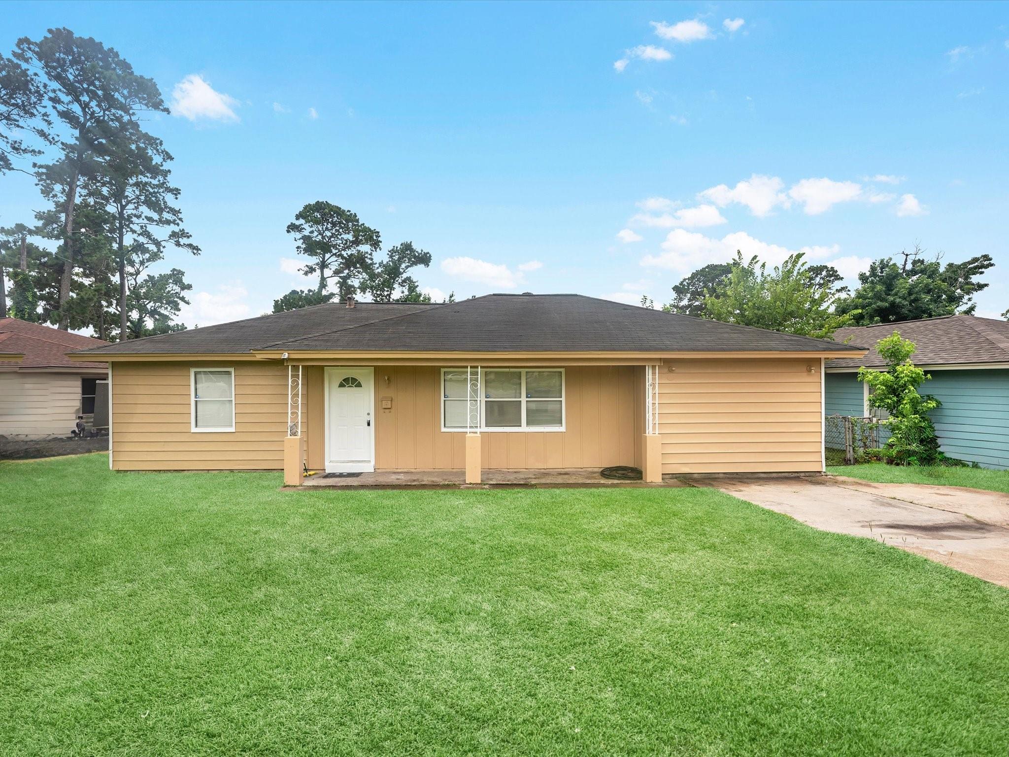 838 Rosewick St, Houston, TX 77015