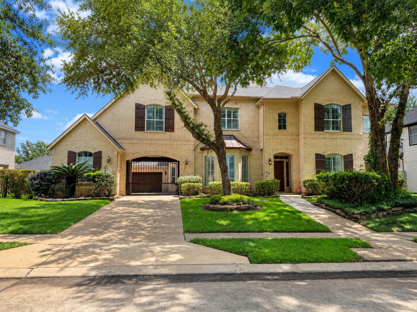 9227 Hummingbird Ln, Missouri City, TX 77459