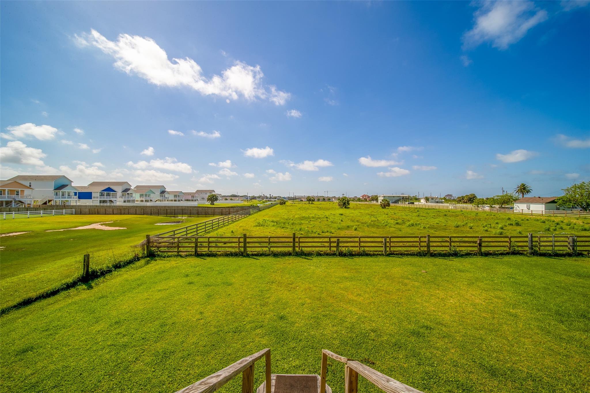 10411 Wern Rd, Galveston, TX 77554 photo