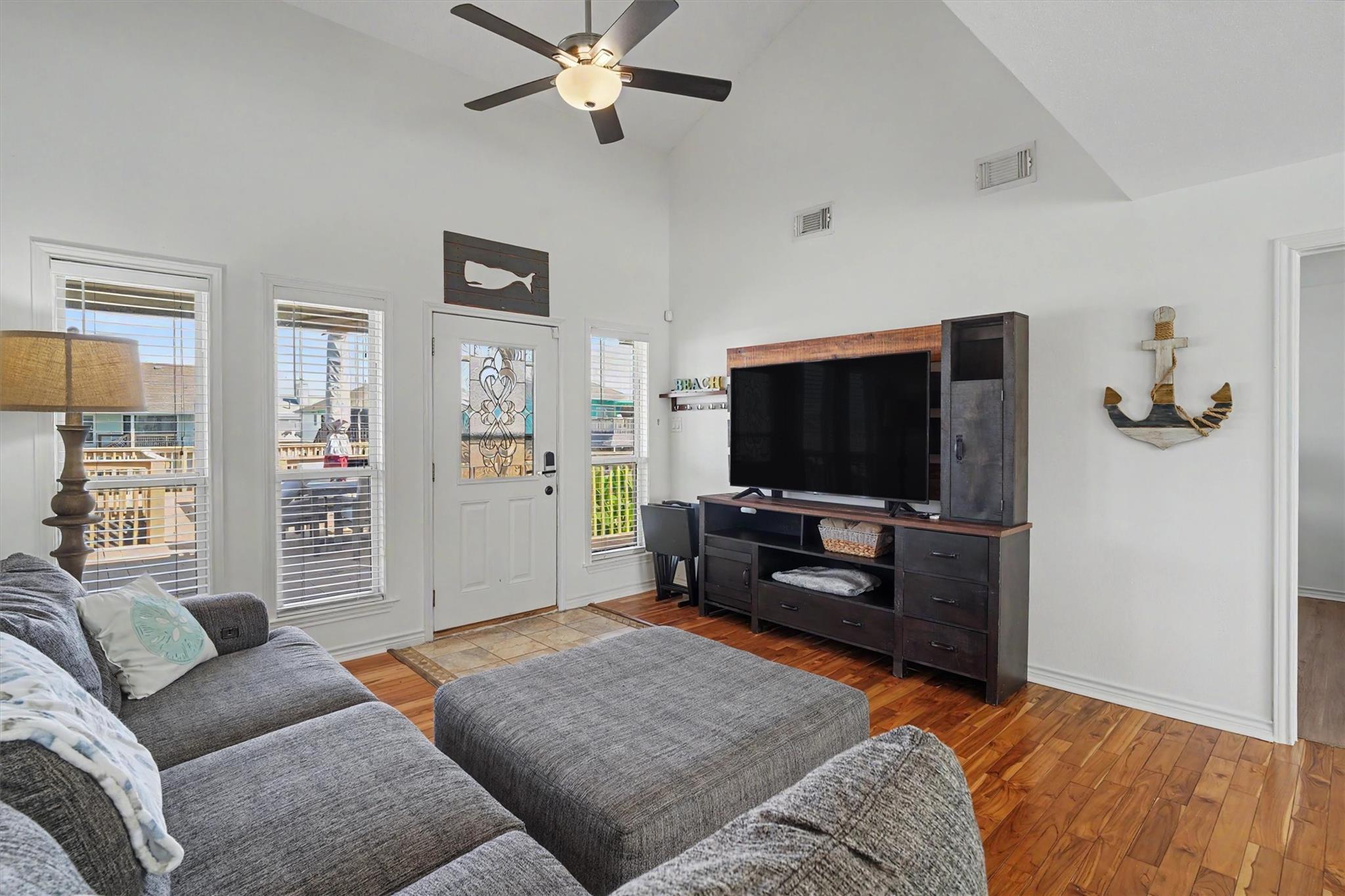 1016 Redfish St, Bayou Vista, TX 77563 photo