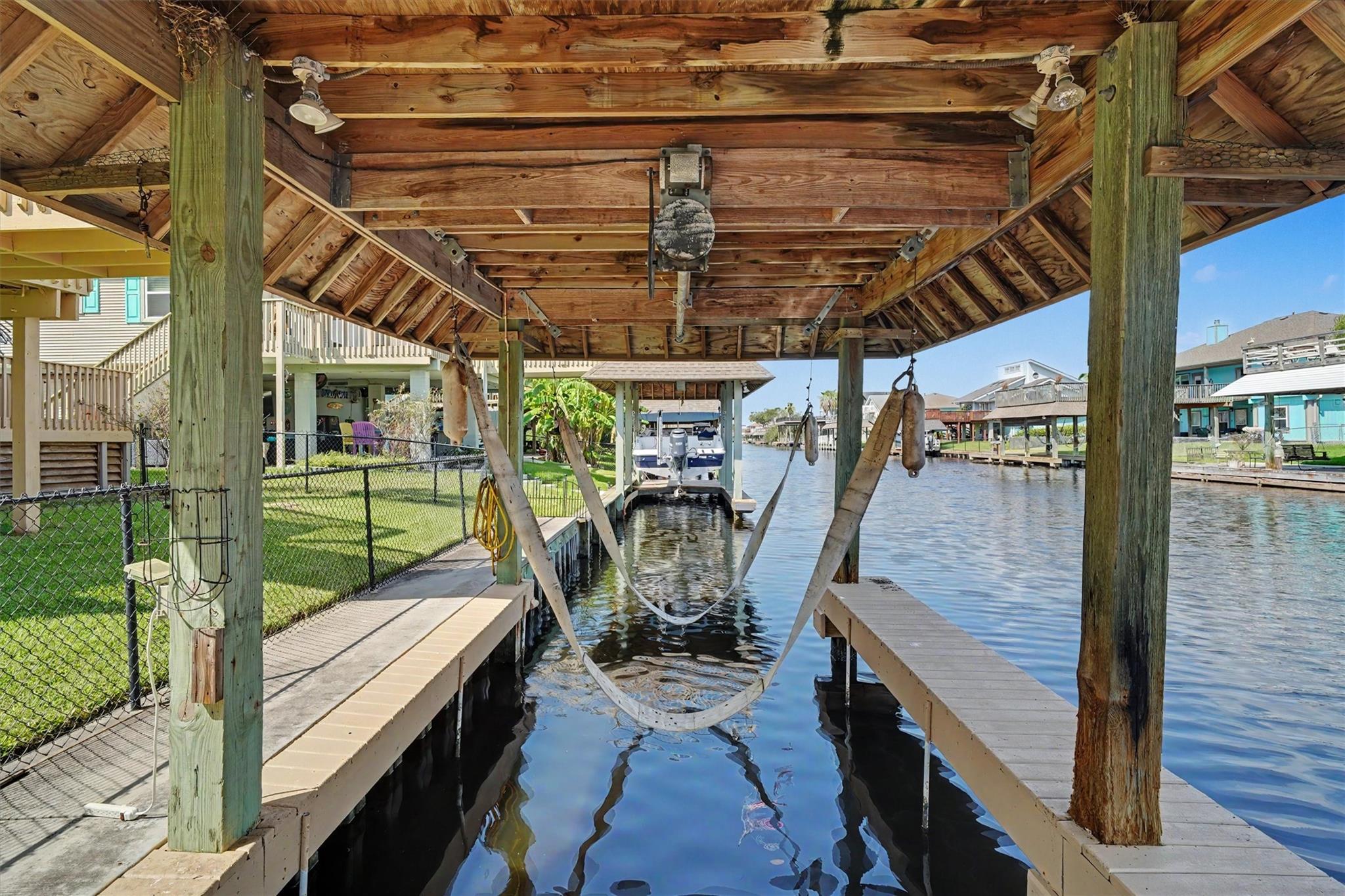 1016 Redfish St, Bayou Vista, TX 77563 photo