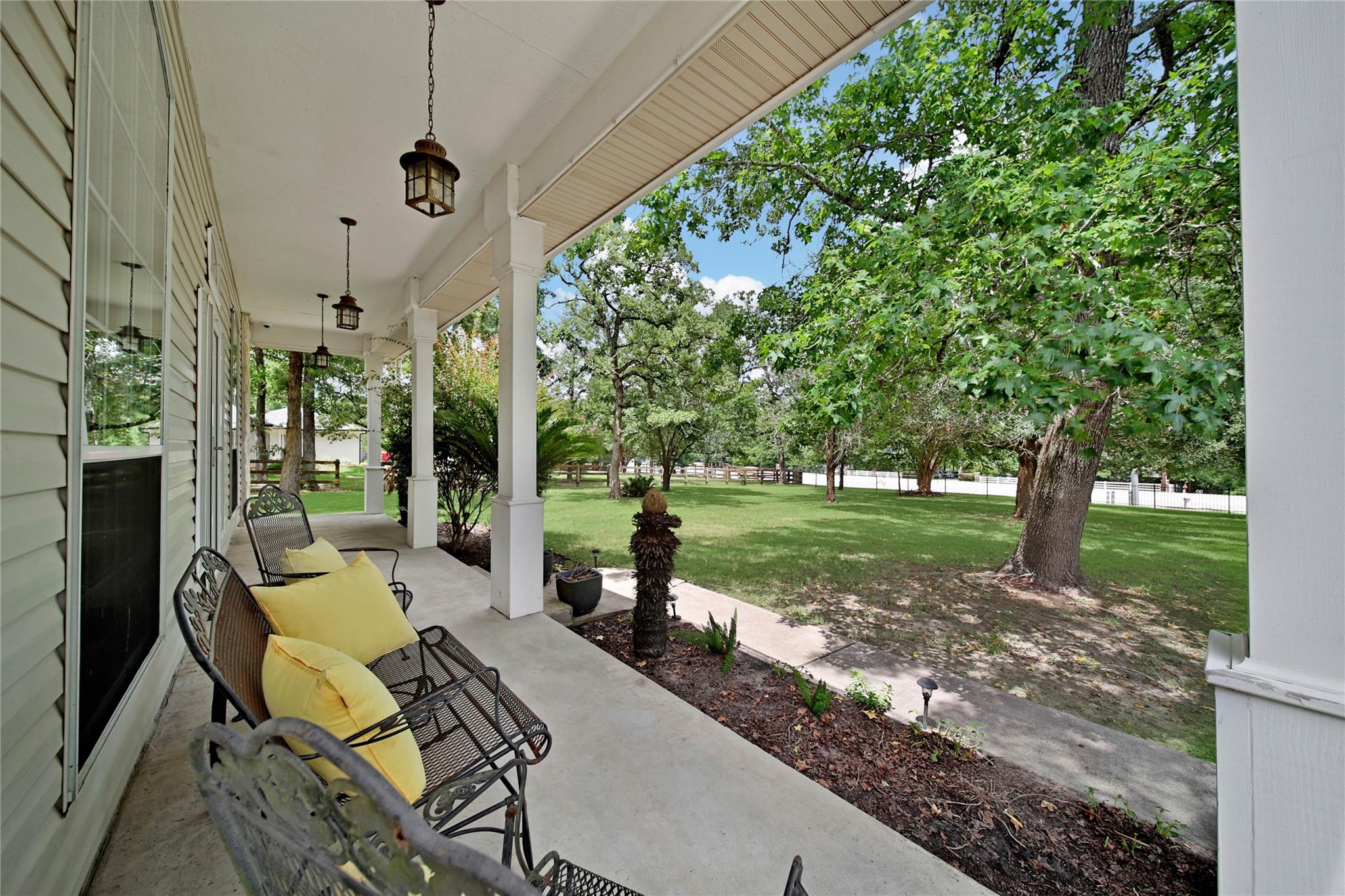 2127 Sendera Ranch Dr, Magnolia, TX 77354 photo
