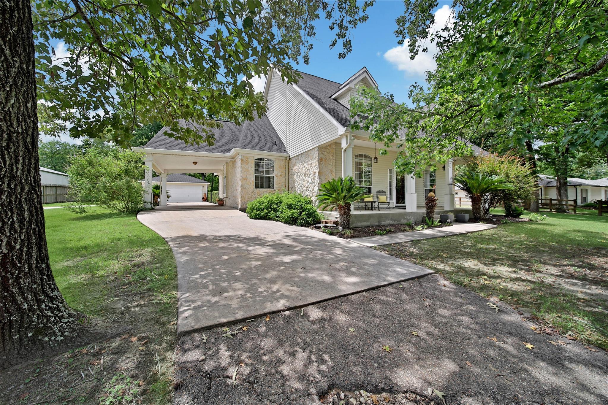 2127 Sendera Ranch Dr, Magnolia, TX 77354 photo