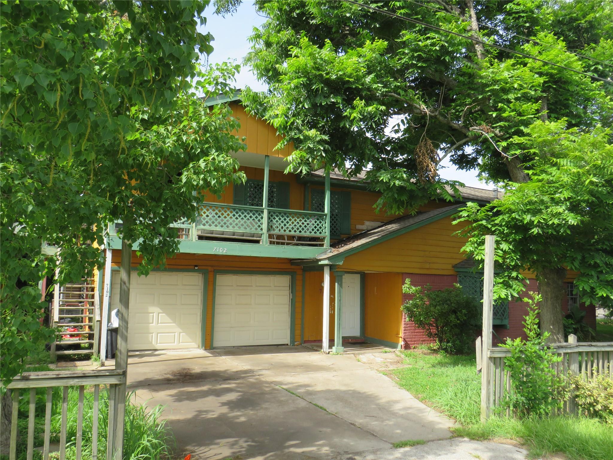 7102 Highway 6, Hitchcock, TX 77563