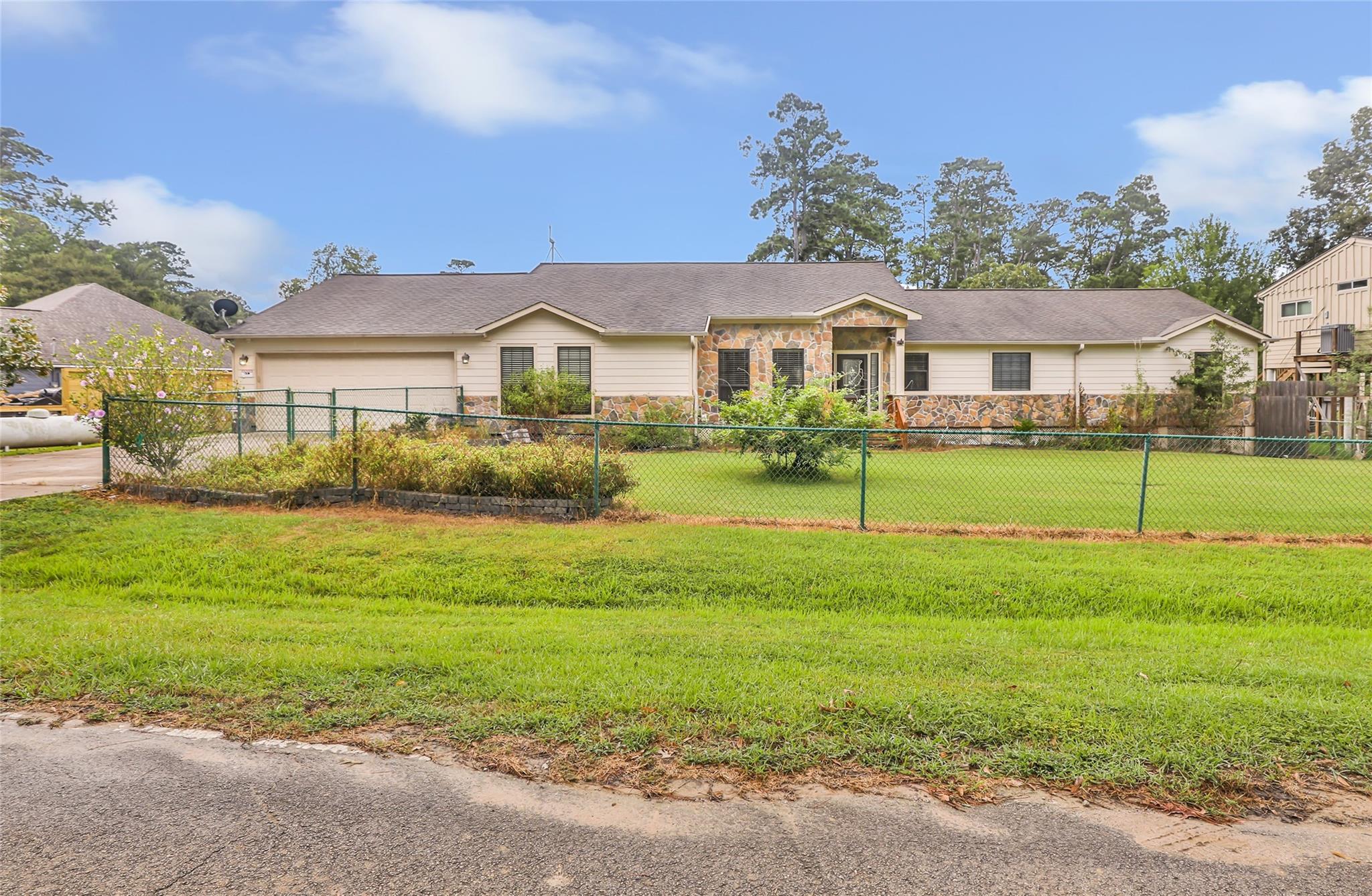 402 Havard Rd, Huffman, TX 77336