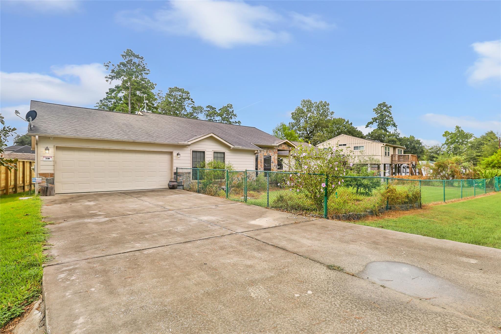402 Havard, Huffman, TX 77336 photo