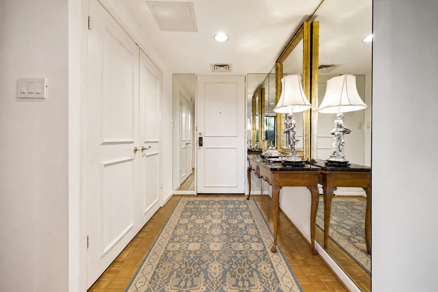 5001 Woodway 104, Houston, TX 77056 photo