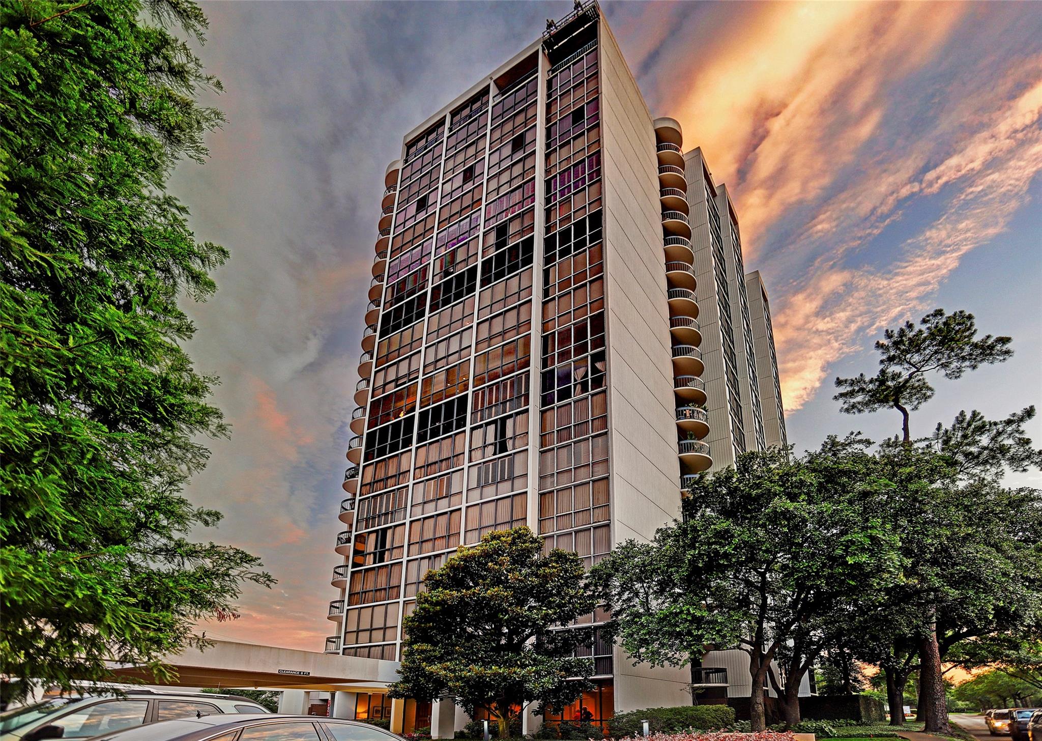 5001 Woodway 104, Houston, TX 77056 photo