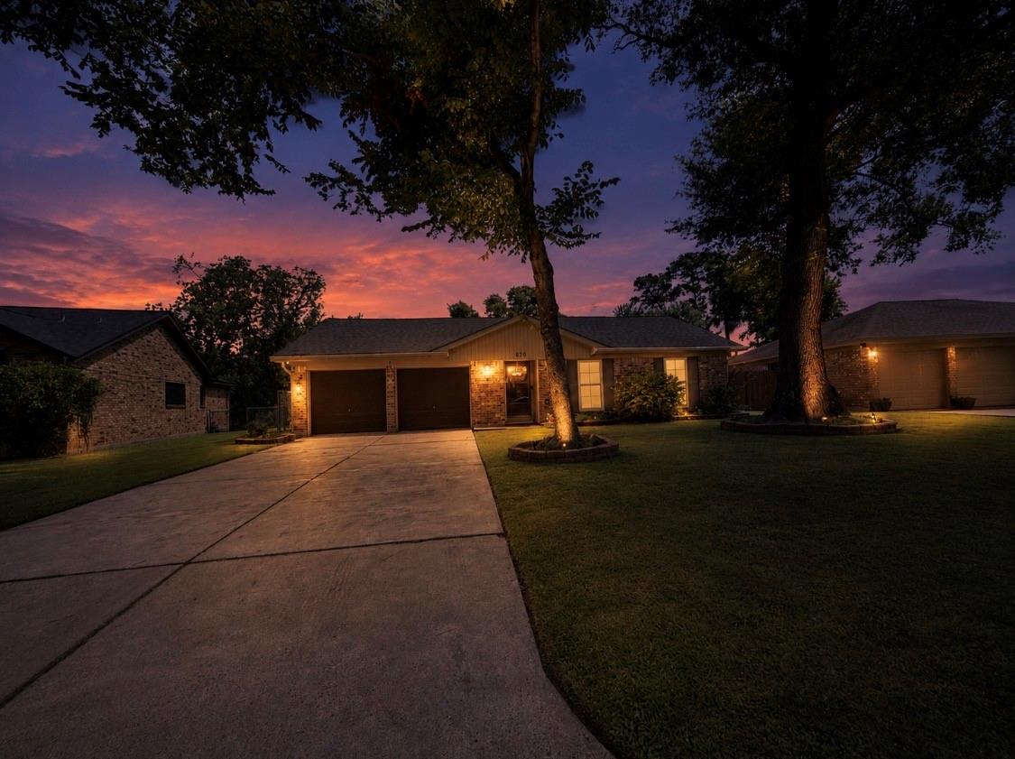 670 Fawn Dr, Houston, TX 77015