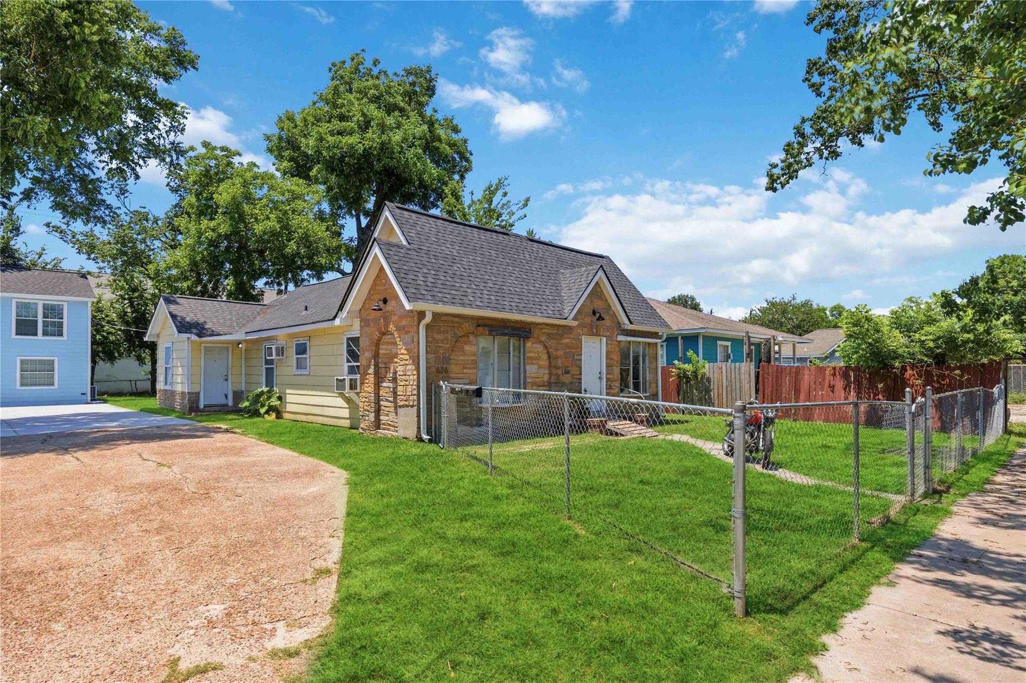 626 Henke St, Houston, TX 77020 photo