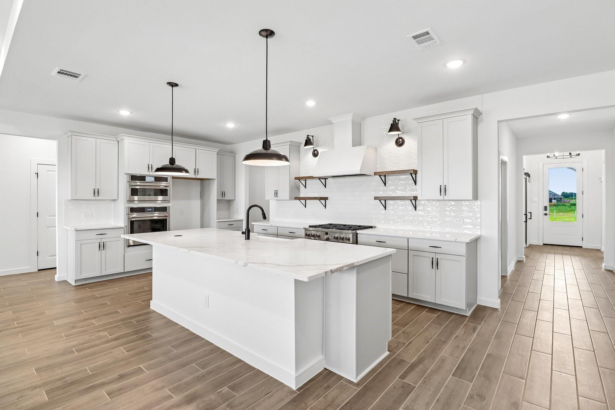 12406 Fashion Cir, Mont Belvieu, TX 77535 photo