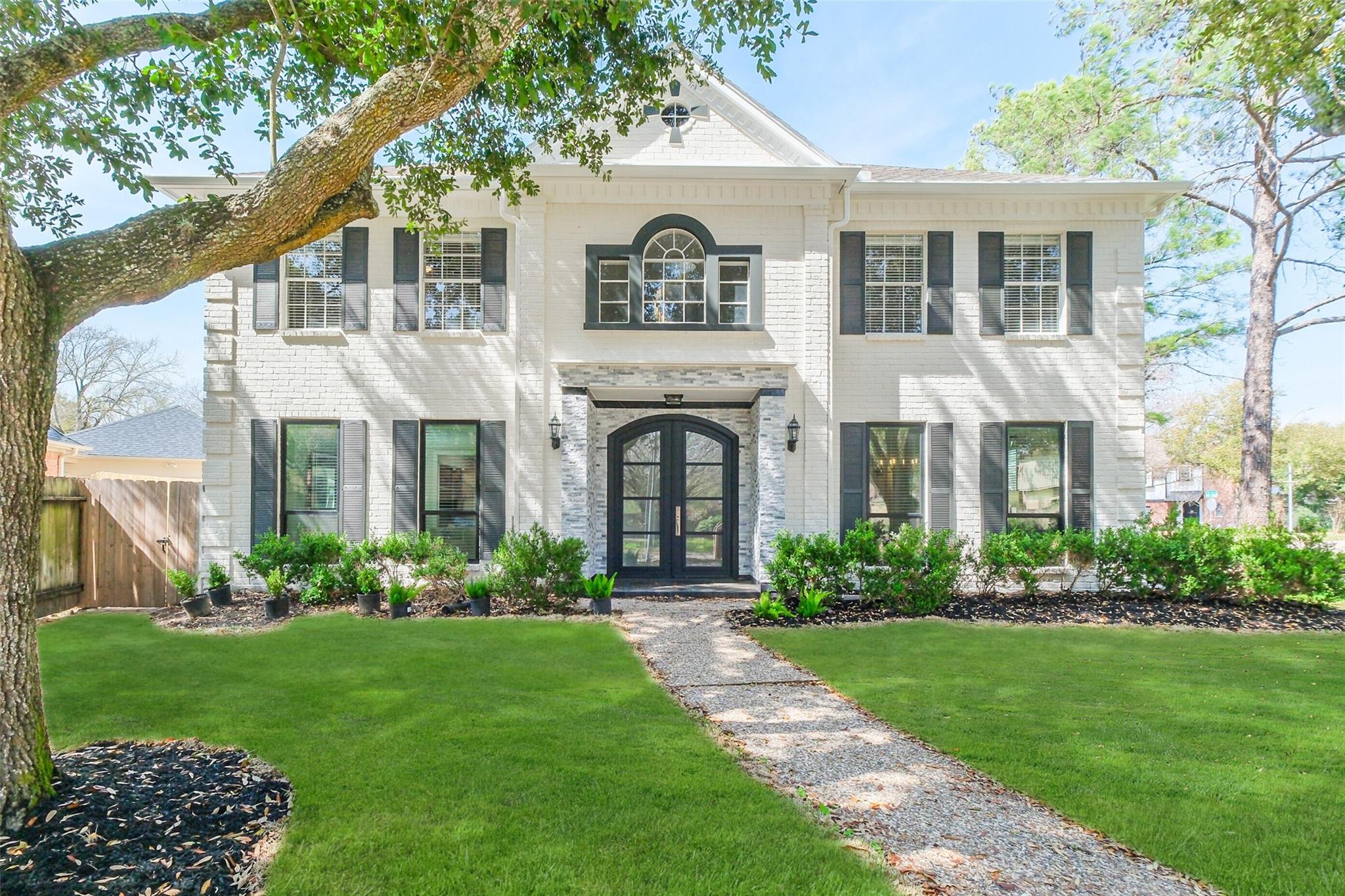 502 Lee Shore Ln, Houston, TX 77079 photo
