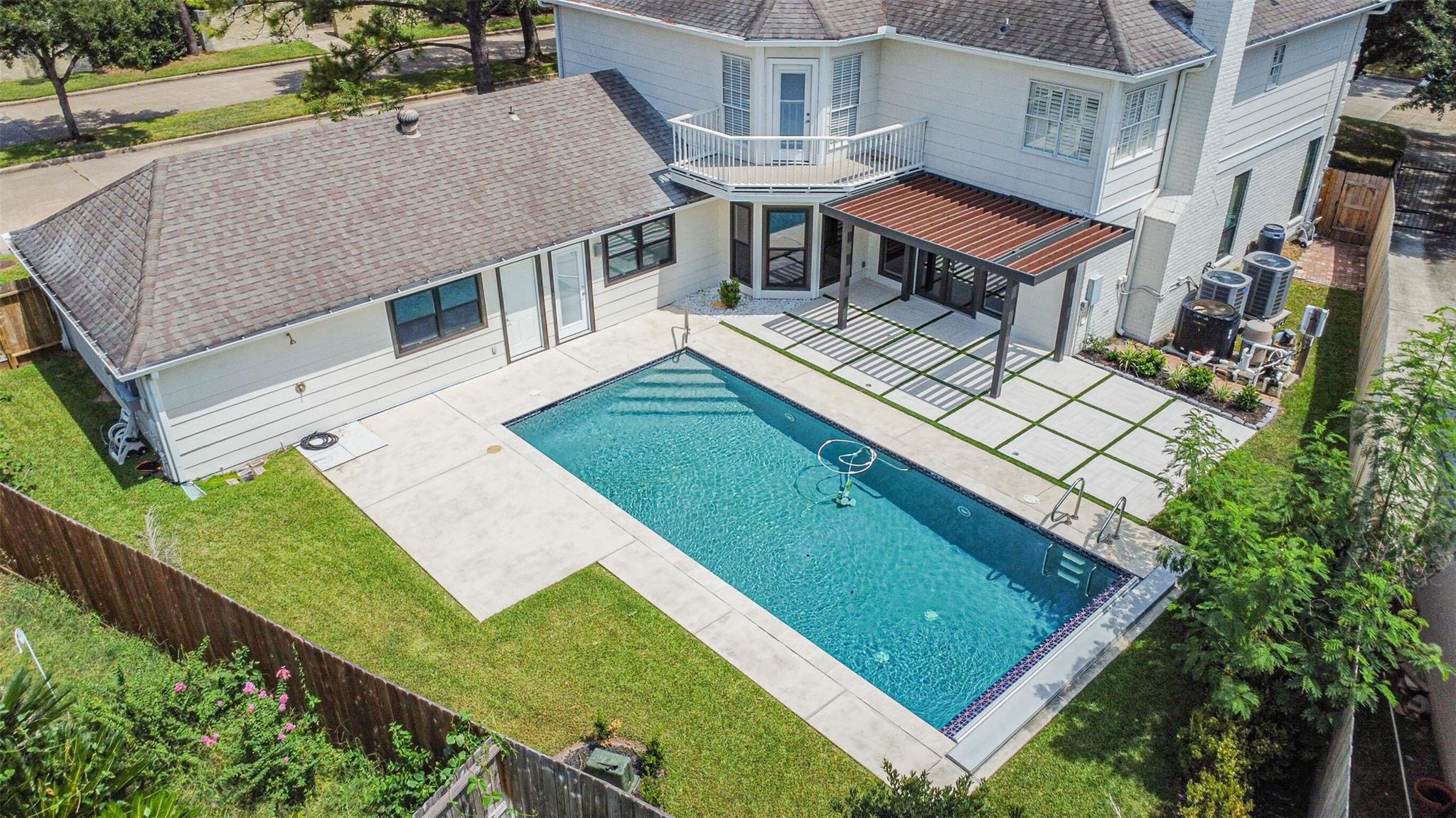 502 Lee Shore Ln, Houston, TX 77079 photo