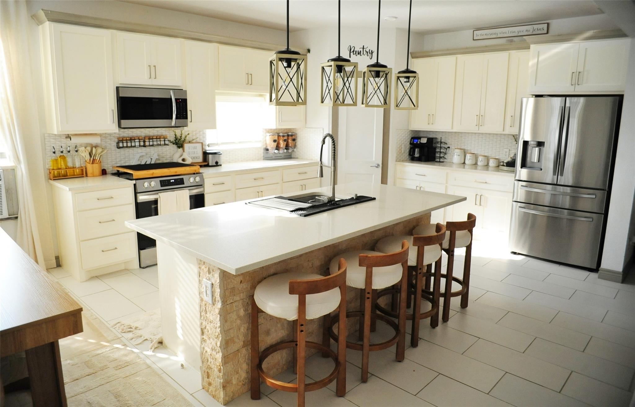 46 Road 5240, Cleveland, TX 77327