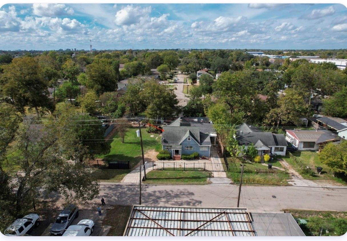 4303 Castor St, Houston, TX 77022 photo