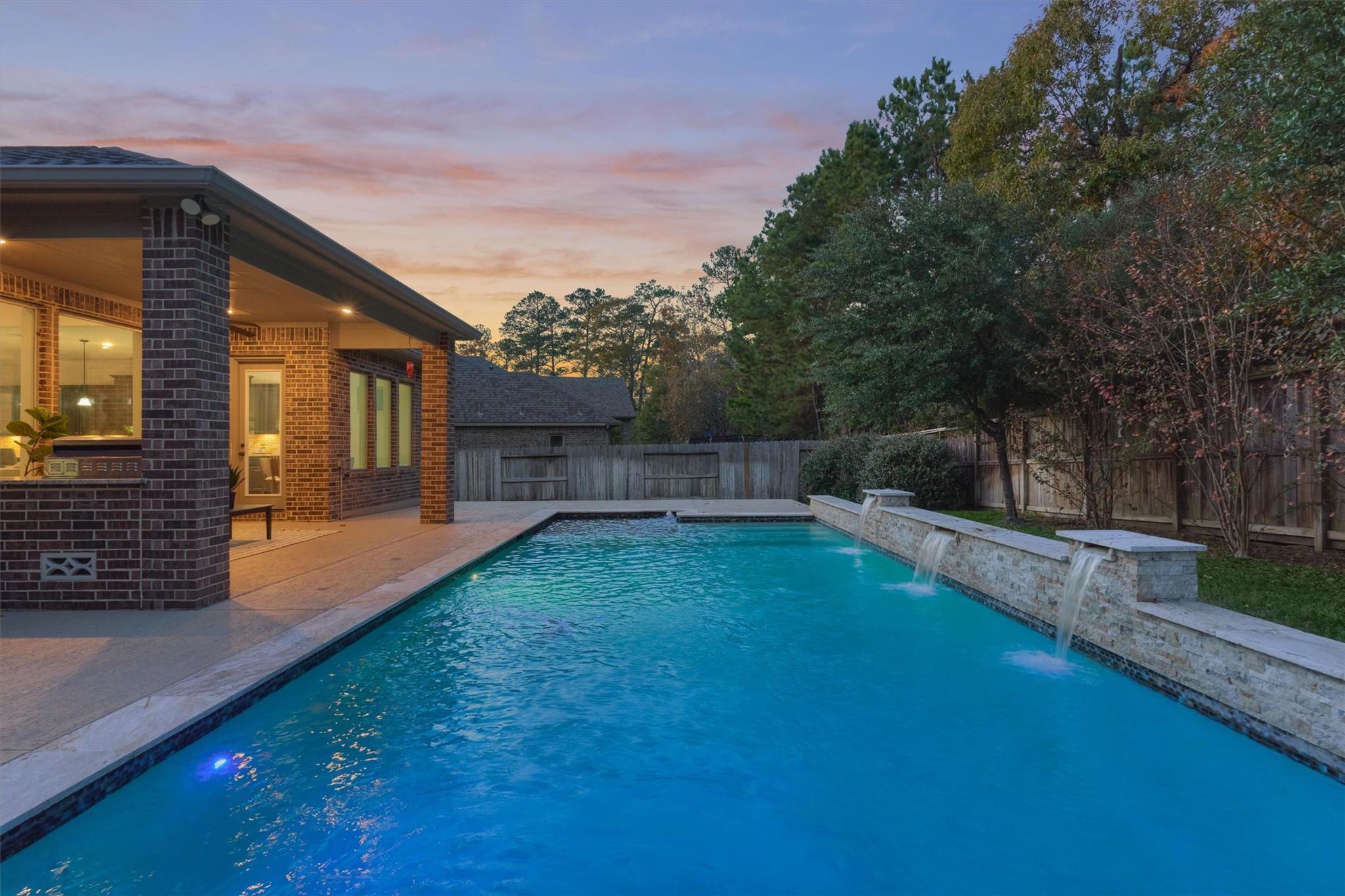 414 Mill Creek Rd, Pinehurst, TX 77362