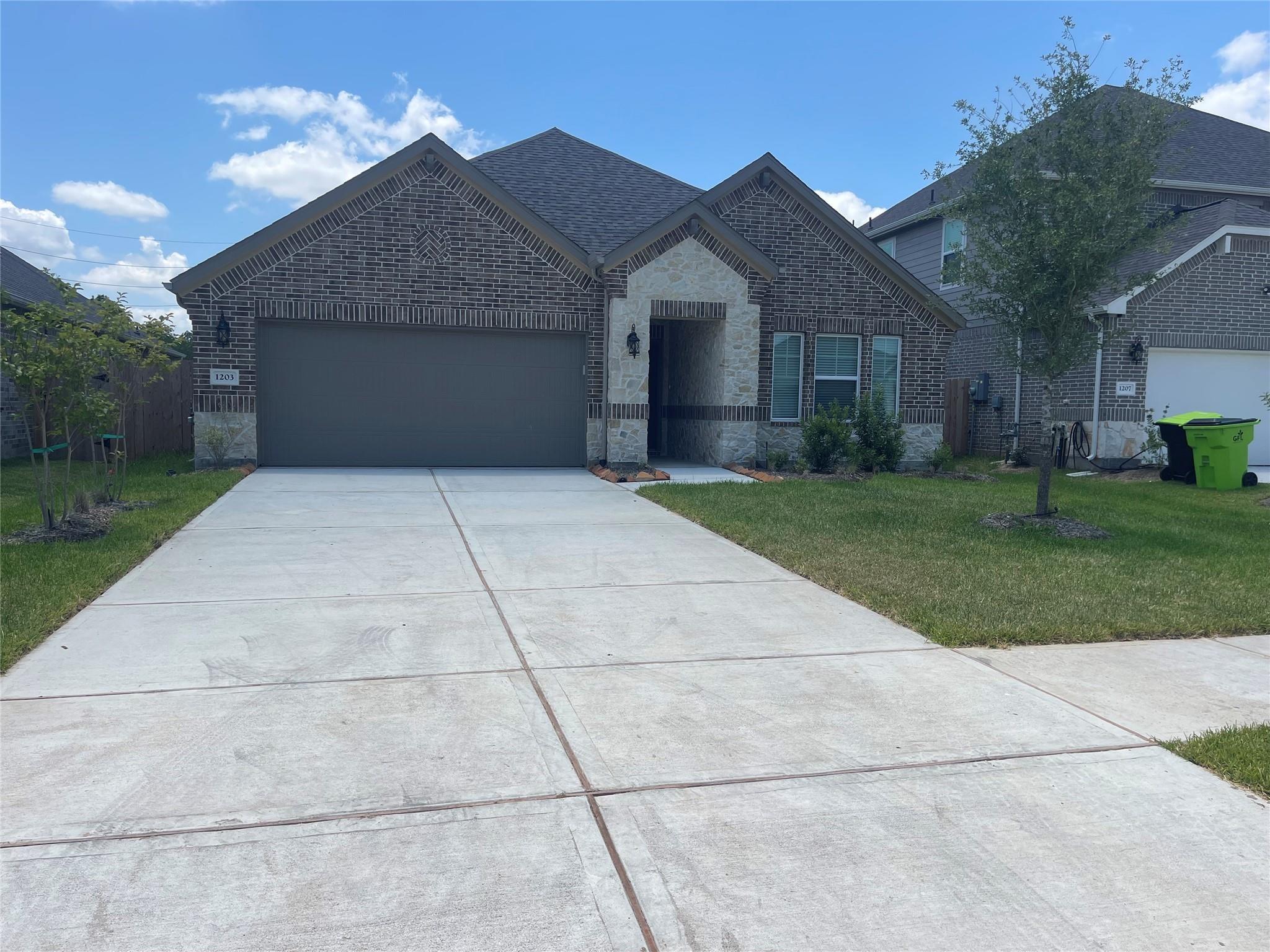 1203 Muscadine Hollow Ln, Richmond, TX 77406