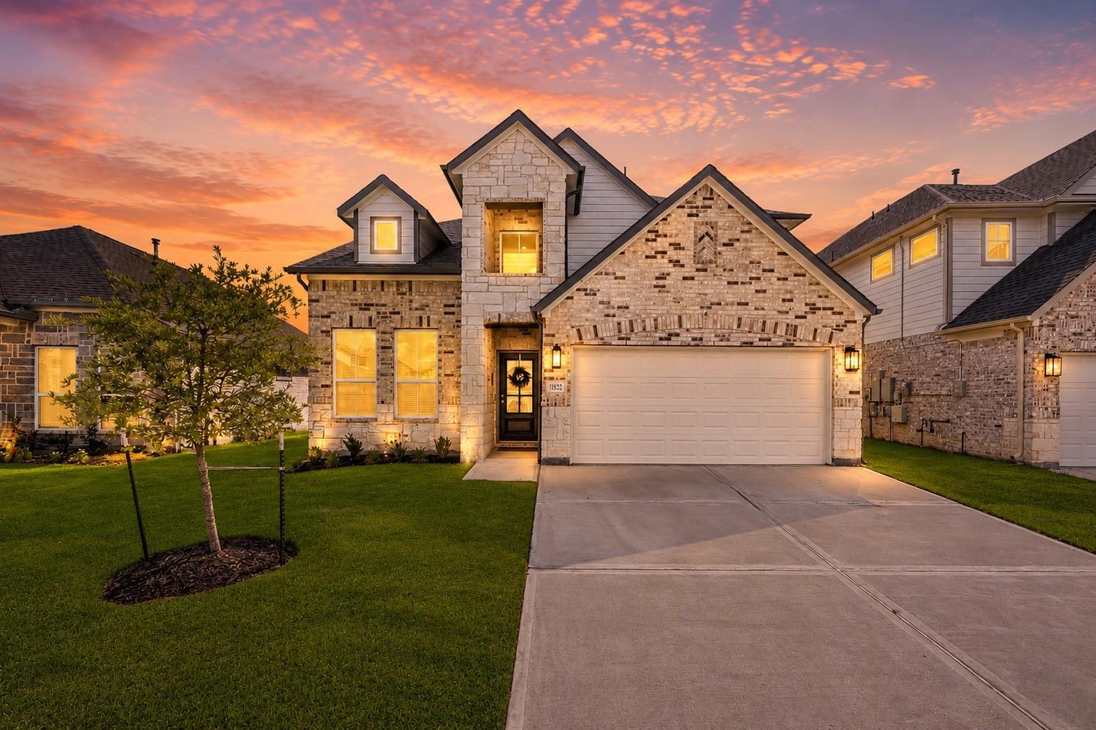 11822 Maple Oak Dr, Houston, TX 77066