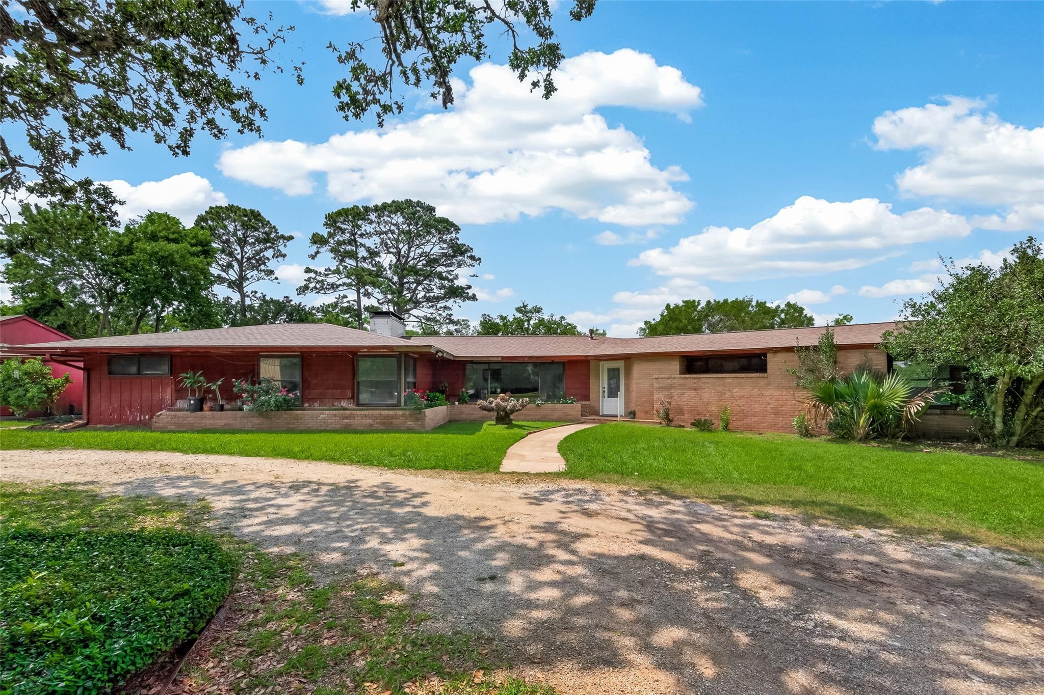 2307 Oleander Dr, Dickinson, TX 77539 photo