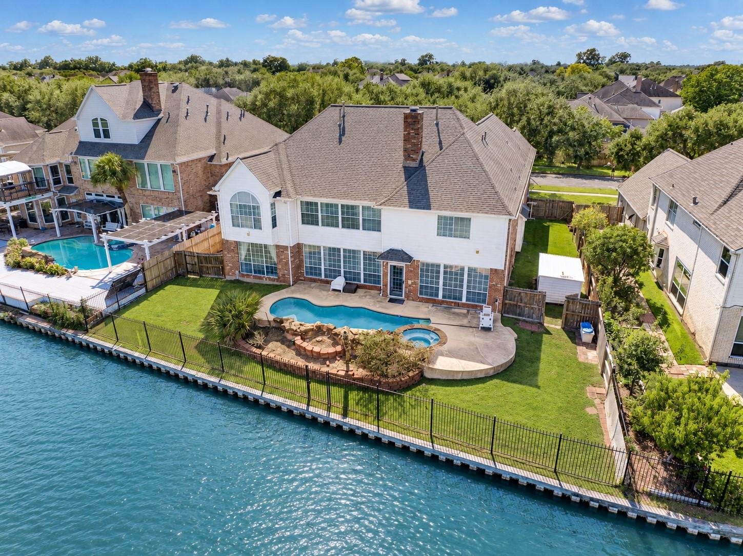 1907 Waterside Dr, Missouri City, TX 77459