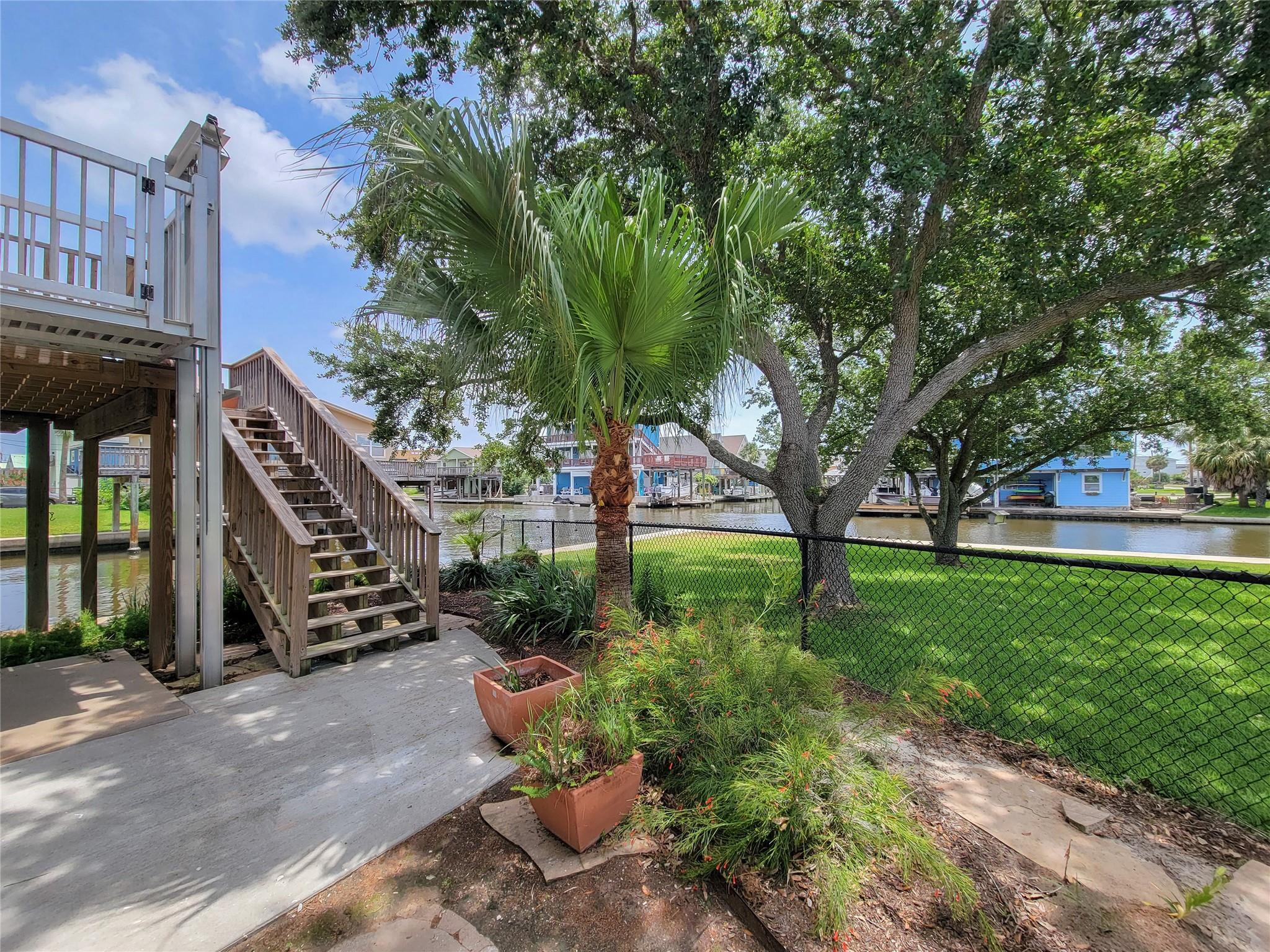 16704 Curlew Rd, Jamaica Beach, TX 77554 photo