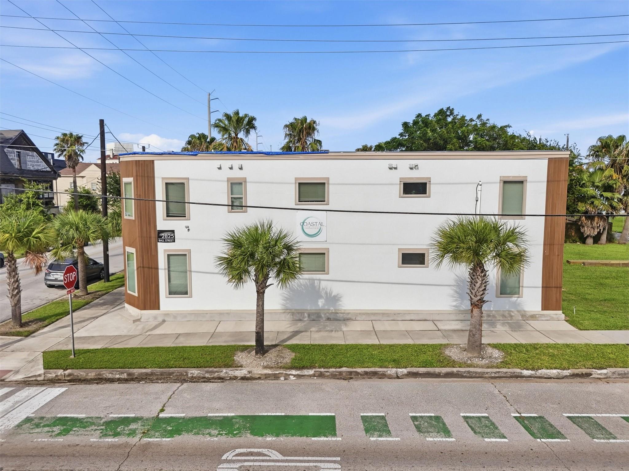 2825 Ball St, Galveston, TX 77550
