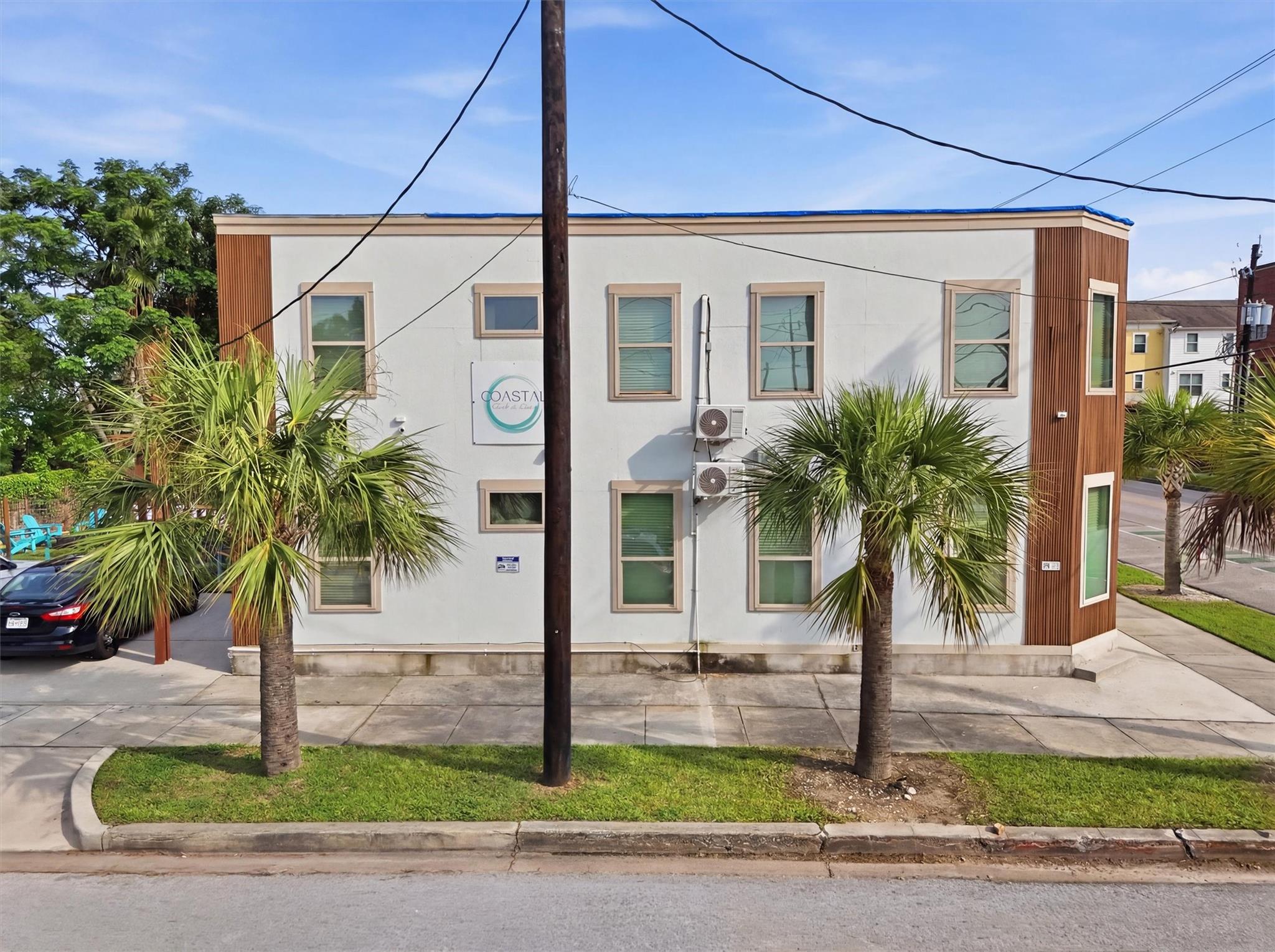 2825 Ball St, Galveston, TX 77550 photo