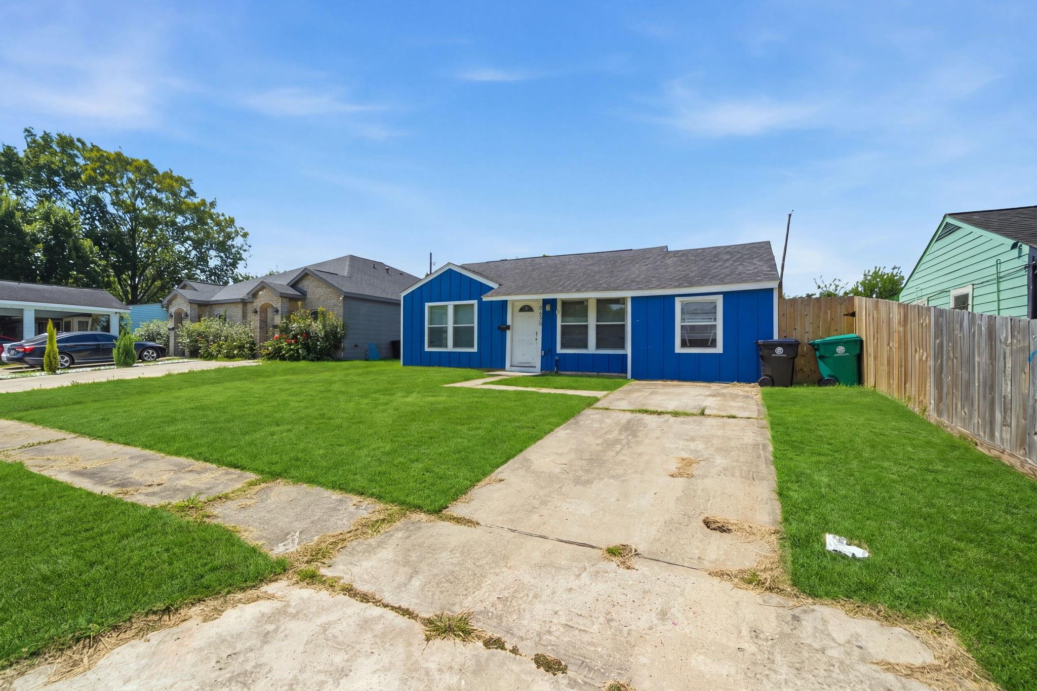 5330 Pershing St, Houston, TX 77033 photo